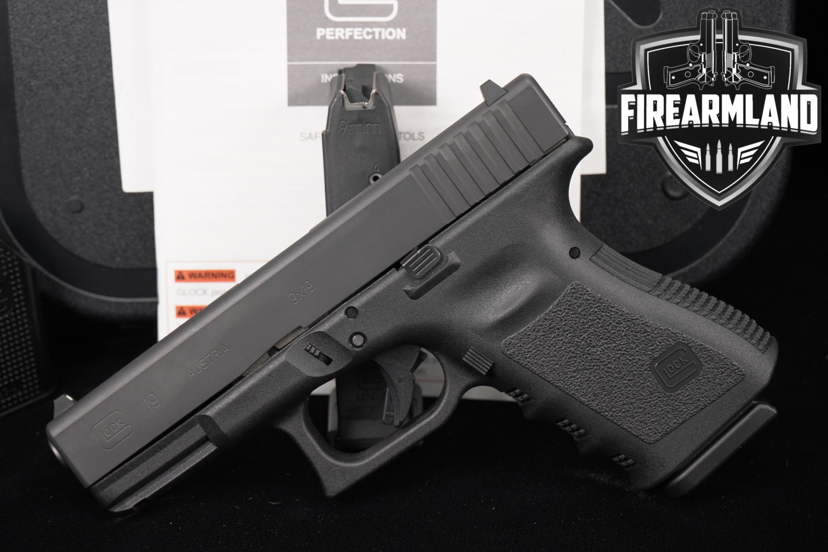 Glock Glock 19 Gen3 9mm Luger Black in Excellent Condition Thumbnail