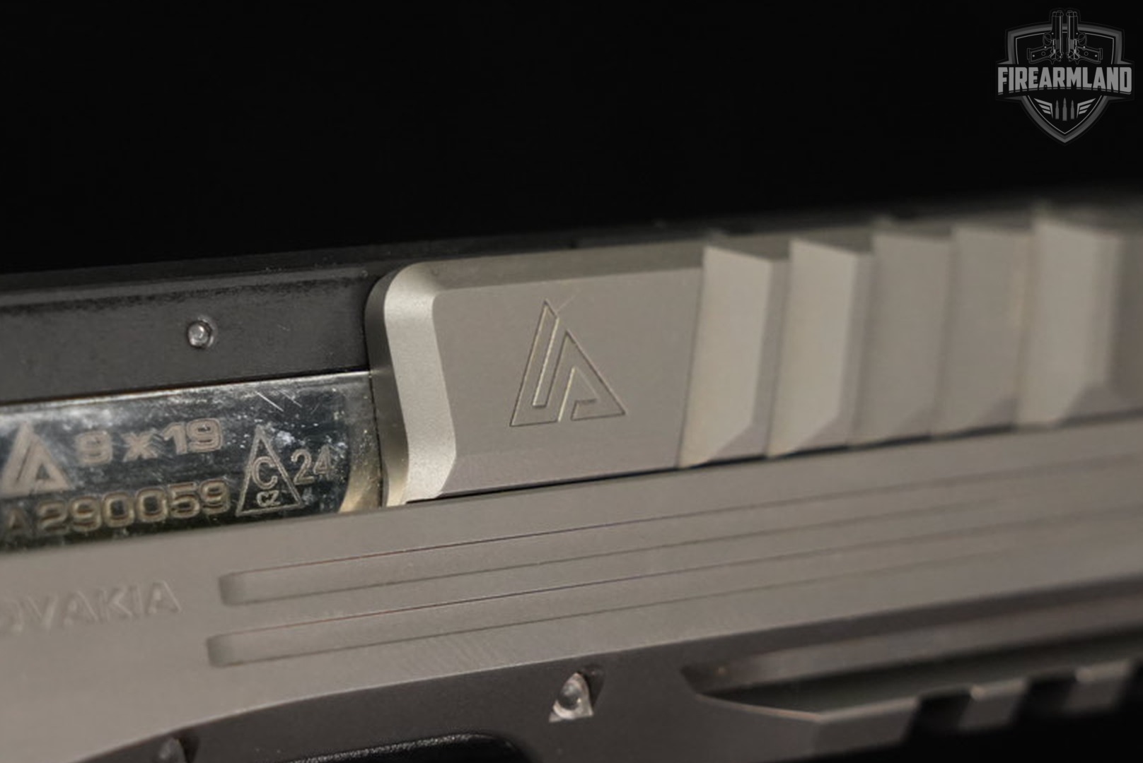 LAUGO ARMS Alien Creator Evolution Retro 9mm 4.8" +6 MAGS & ORIG CASE-img-20