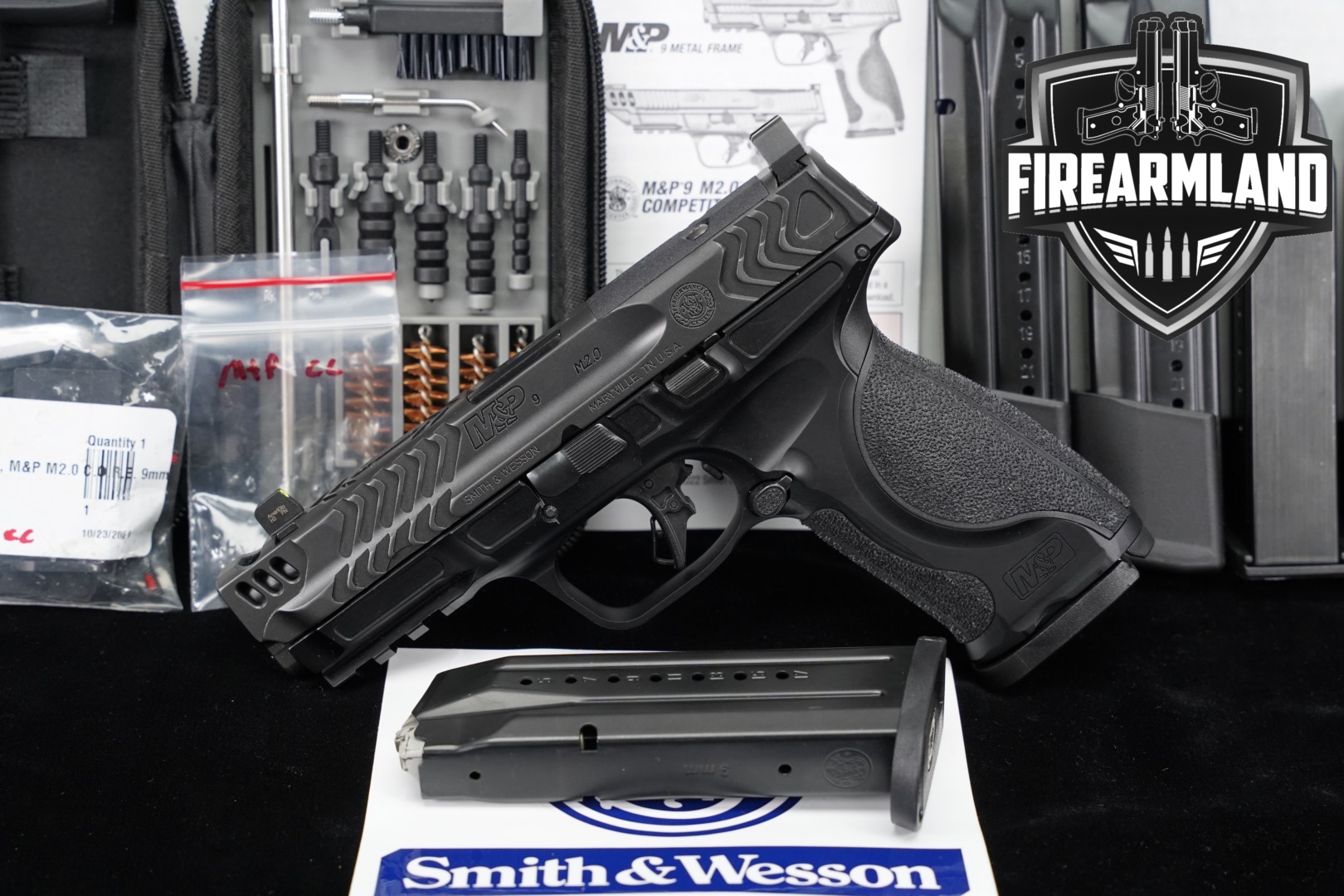 Smith & Wesson (S&W) M&P9 Performance Center M2.0 Metal Carry Comp 9mm Luger Black in Excellent Condition Thumbnail