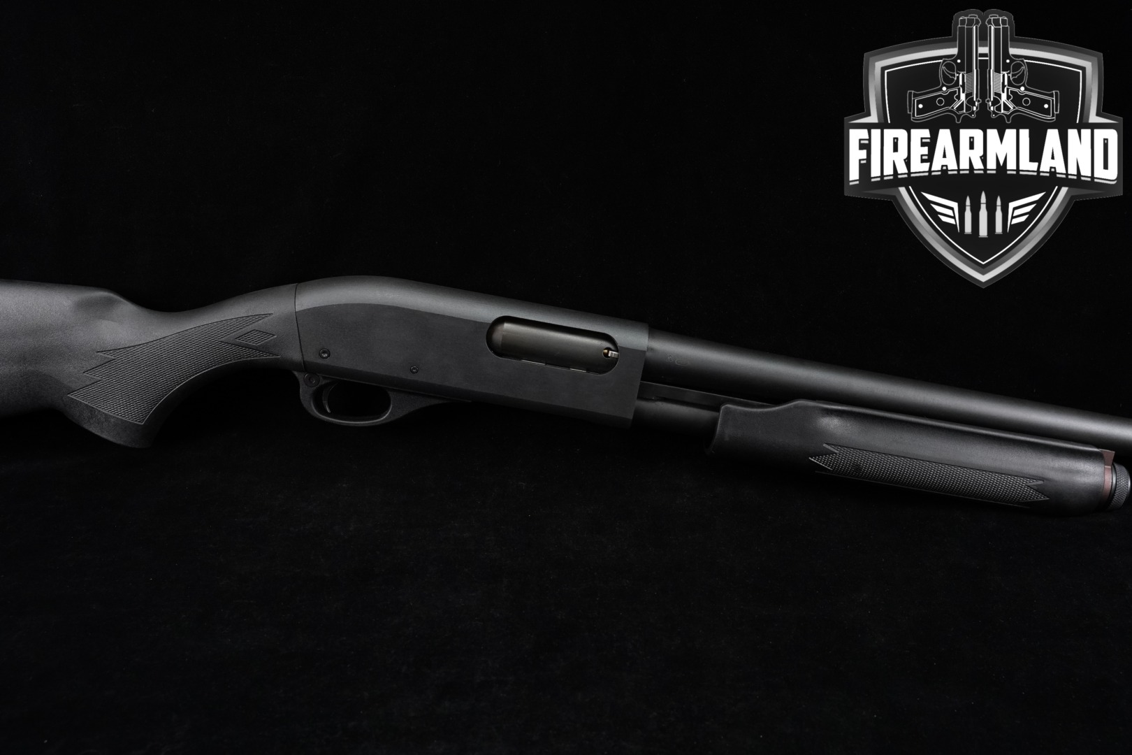 Remington Model 870 Express Magnum Synthetic 12 Gauge Black in Good Condition Thumbnail