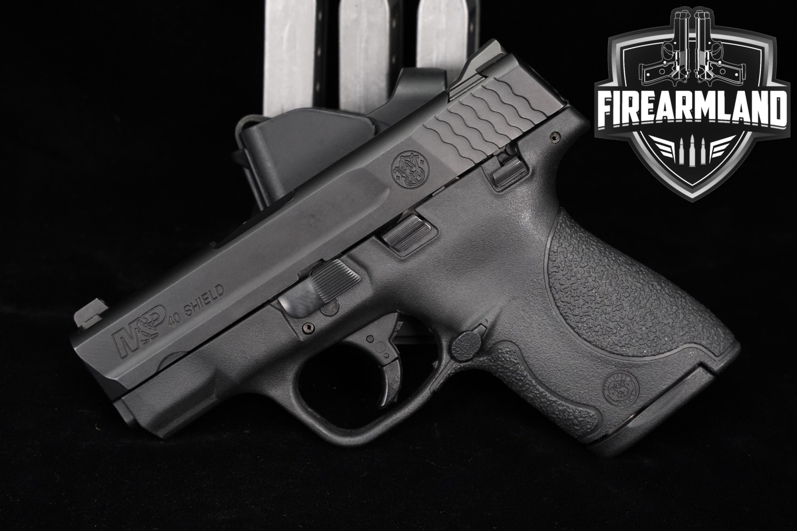 Smith & Wesson (S&W) M&P 40 Shield Gen 1, Manual Thumb Safety .40 S&W Black in Good Condition Thumbnail