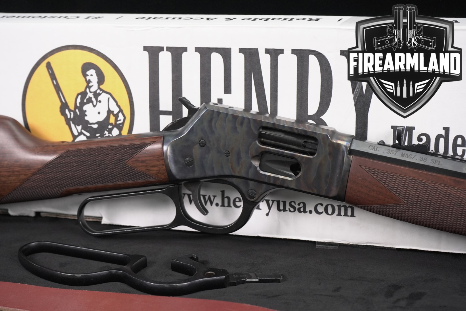 Henry Repeating Arms Big Boy Color Case Hardened Side Gate Carbine .357 Mag. Color Case-Hardened & Walnut in Very Good Condition Thumbnail