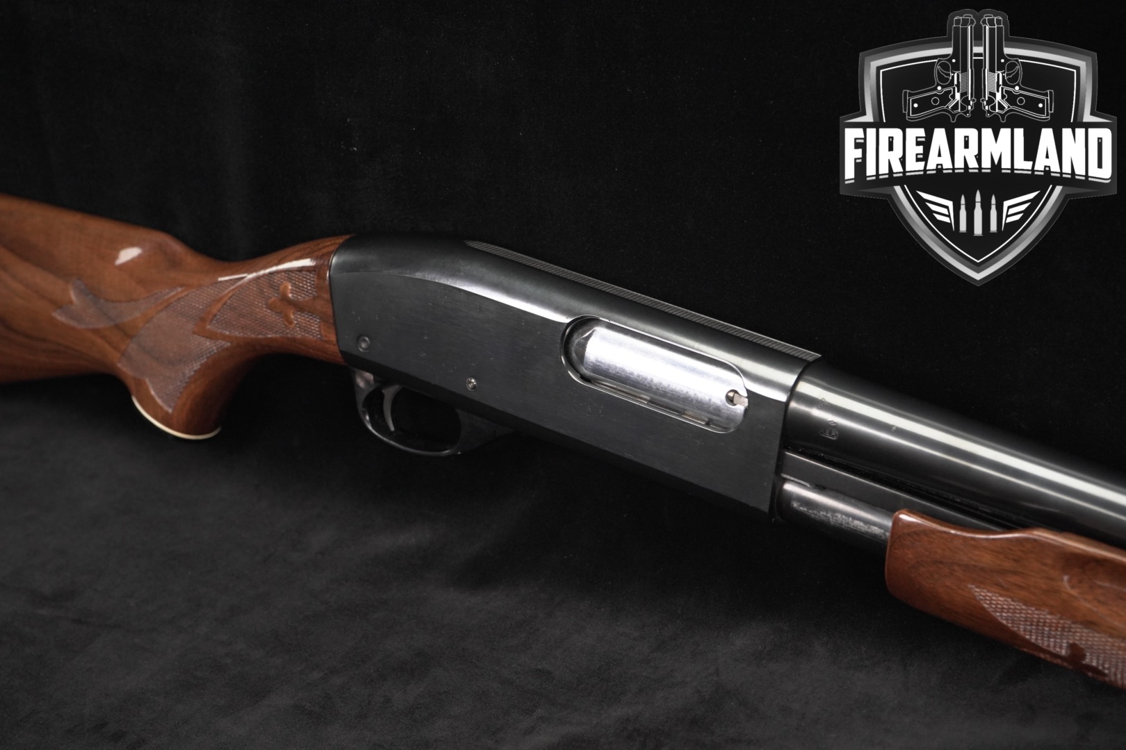 Remington Model 870 Wingmaster 12 Gauge High-Polish Blued & Walnut in Good Condition Thumbnail