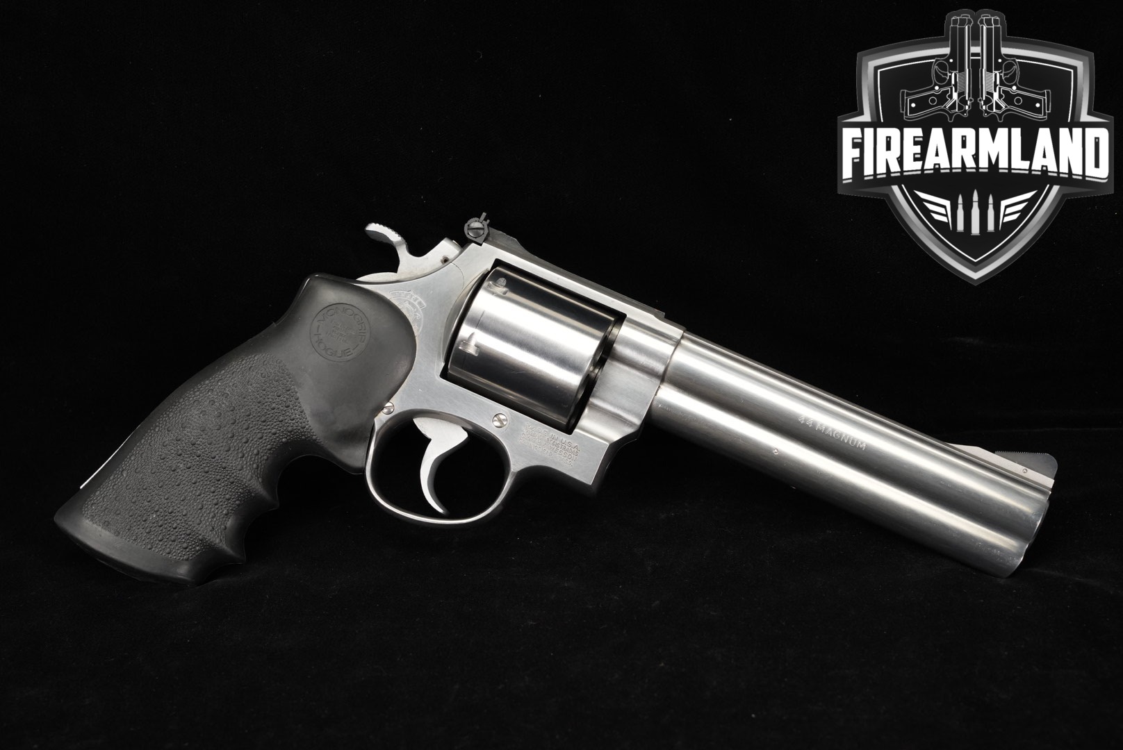 Smith & Wesson (S&W) Model 629 -2 .44 Rem Magnum Satin Stainless in Good Condition Thumbnail