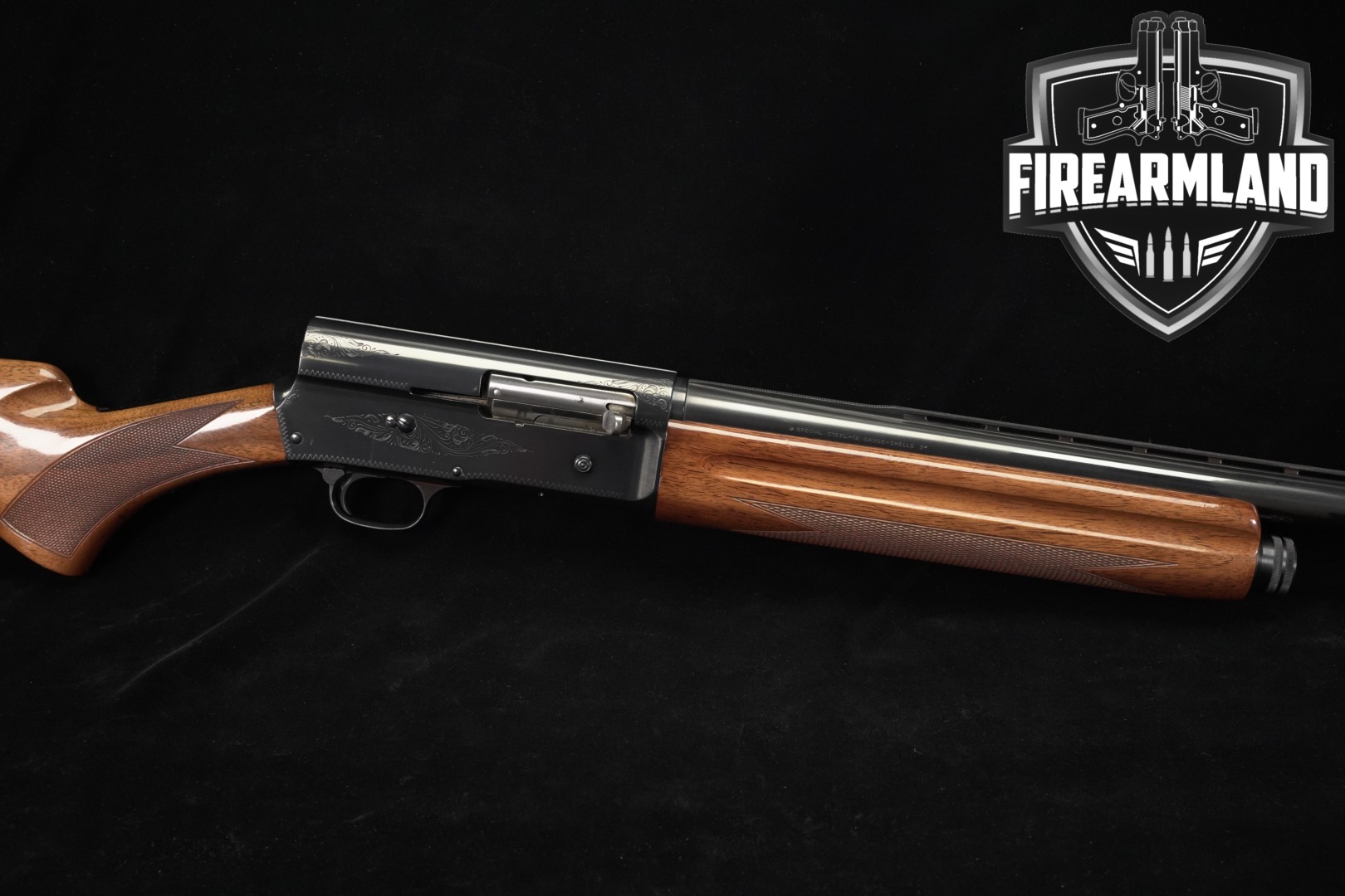 1970 Browning Auto-5 Magnum Twelve 12 Gauge Blued & Walnut in Good Condition Thumbnail
