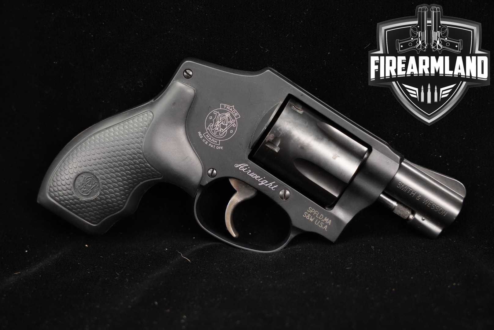Smith & Wesson (S&W) Model 442-2 Airweight .38 Spl. Black in Good Condition Thumbnail