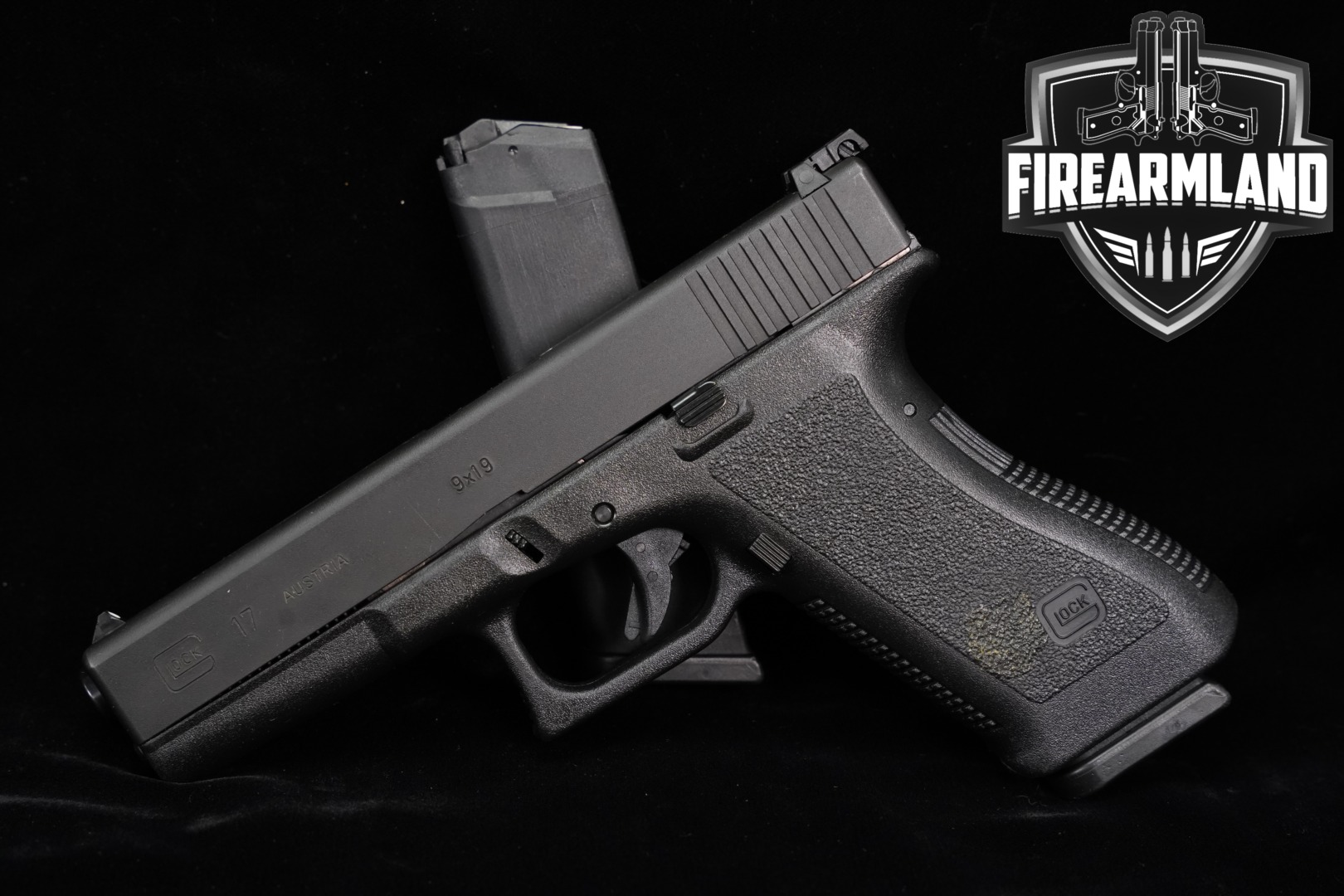Glock G17 Gen 2.5 9mm Luger Black in Very Good Condition Thumbnail