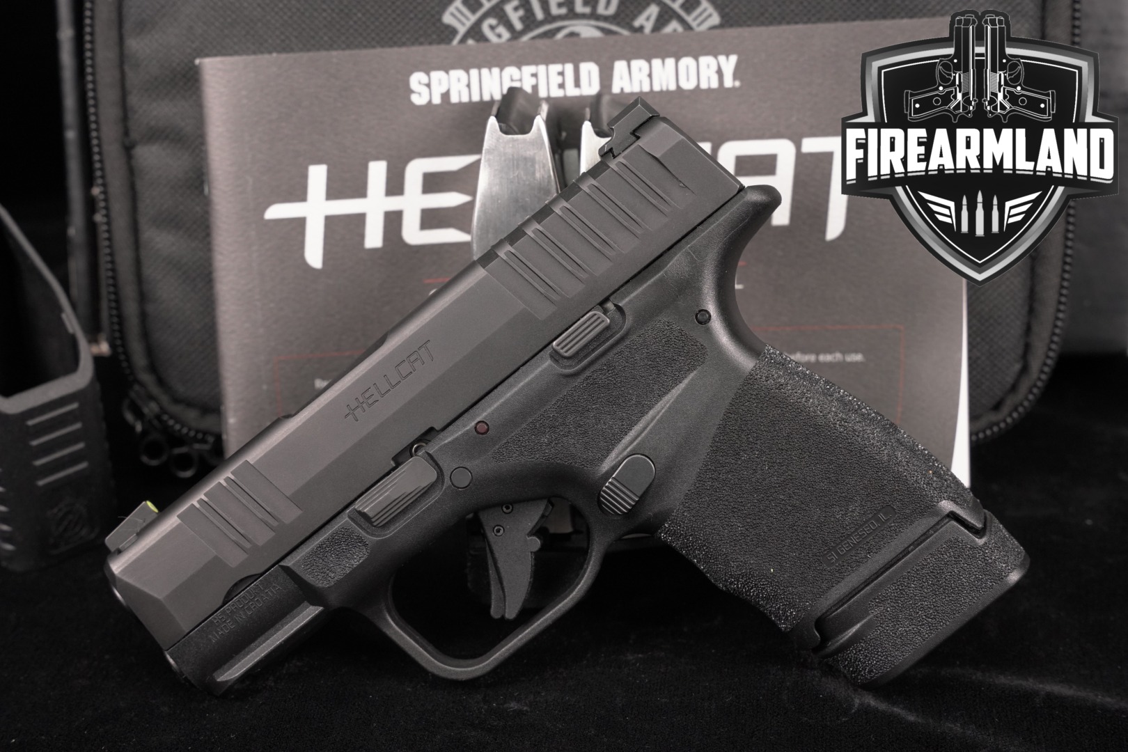 Springfield Armory Hellcat 9mm Luger Black in Excellent Condition Thumbnail
