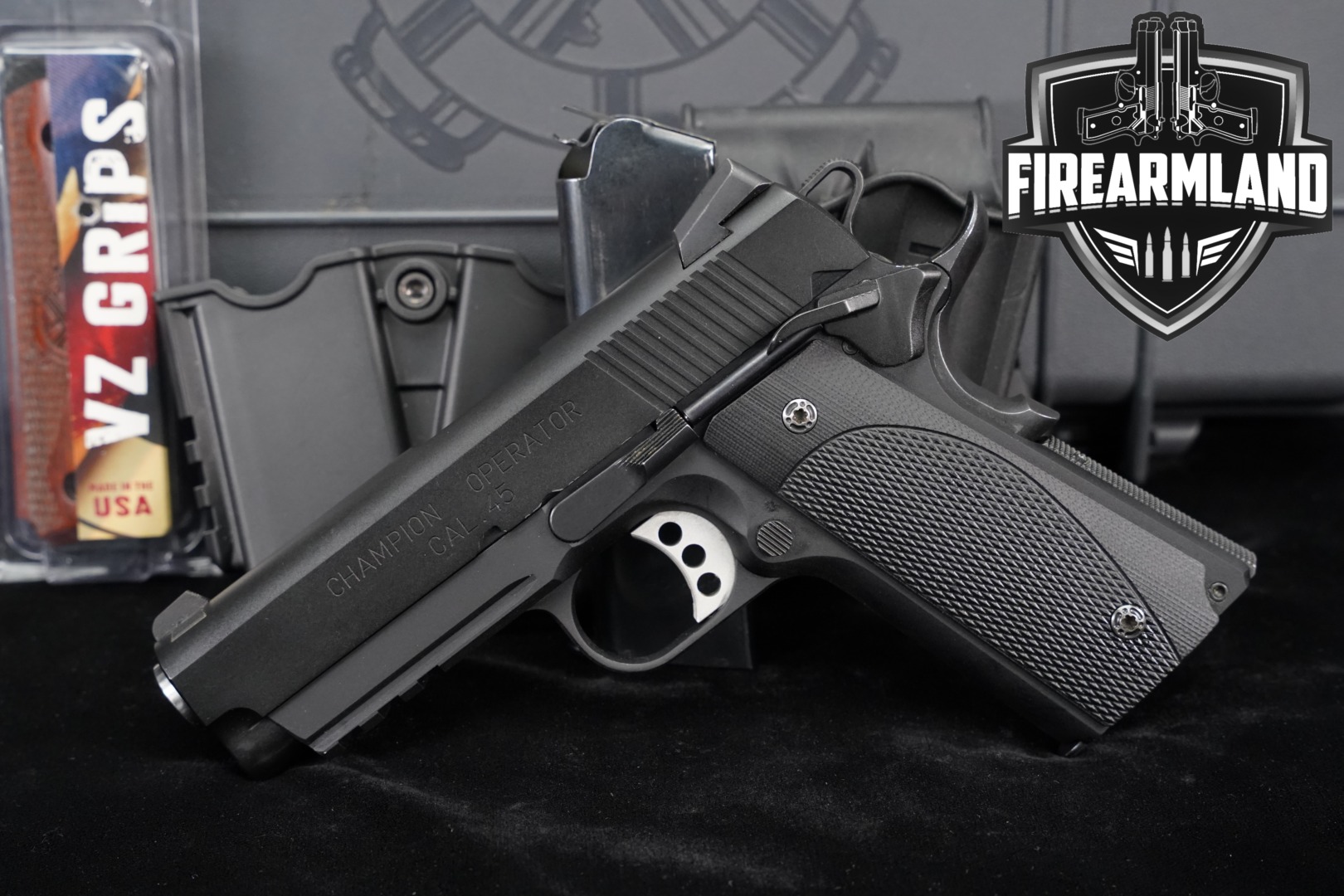 Springfield Armory 1911 Lightweight Champion Operator .45 ACP Black Armory Kote in Very Good Condition Thumbnail