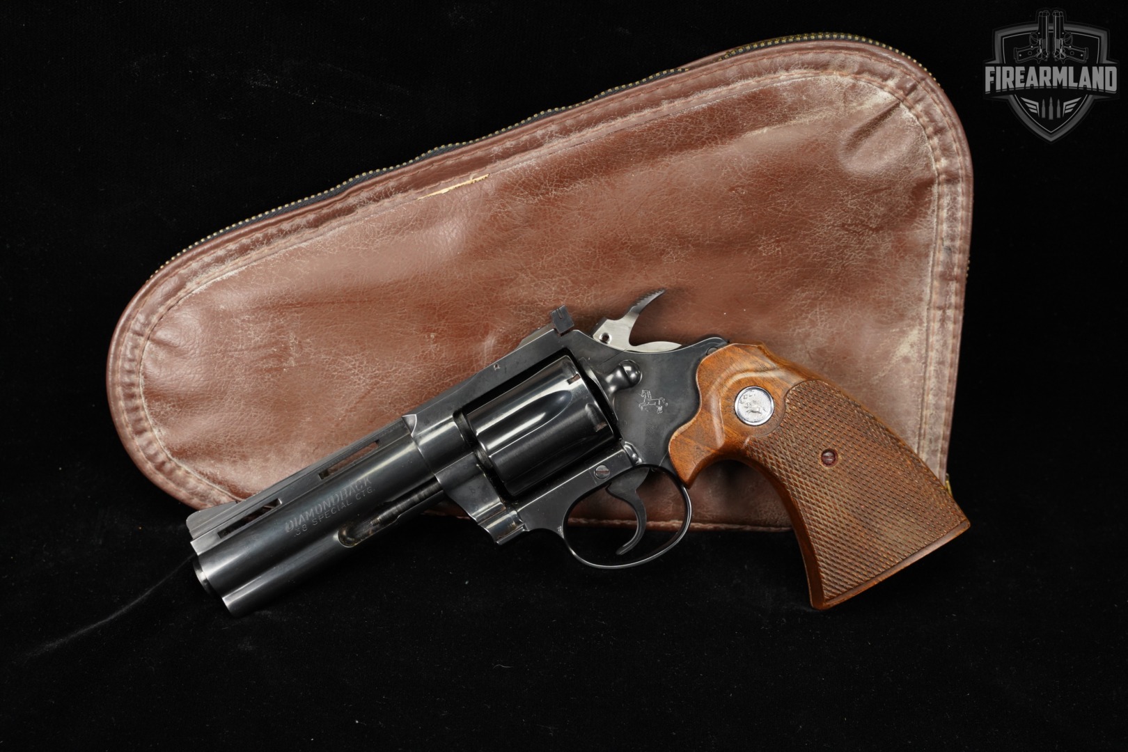 1967 Colt Diamondback 38 Special 4" Blued VENT-RIB-img-2