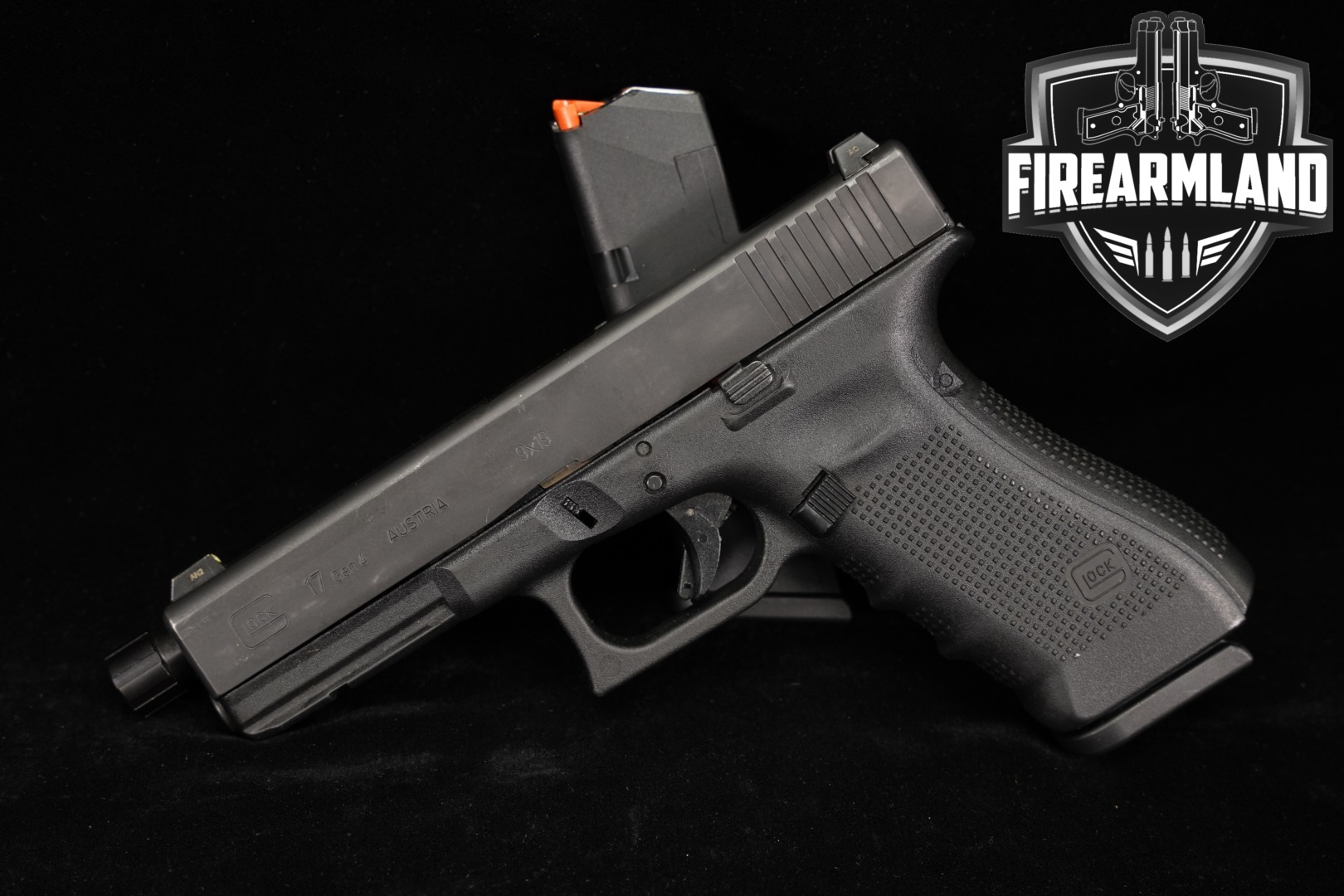 Glock G17 Gen 4 9mm Luger Black in Good Condition Thumbnail