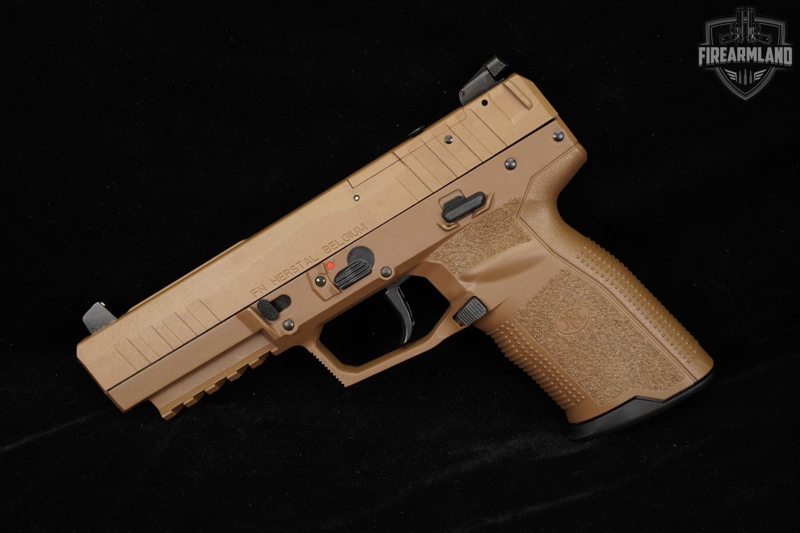 FN Five-seveN Mk3 MRD 5.7x28 4.8" FDE FiveseveN 57 MK 3 +4 MAGS & ORIG CASE-img-3