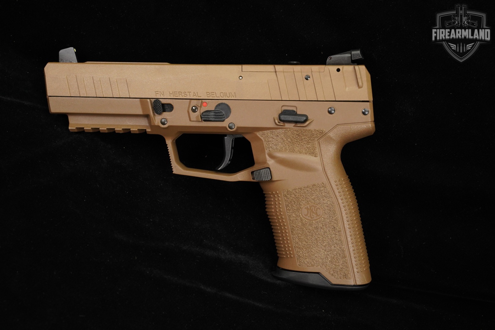 FN Five-seveN Mk3 MRD 5.7x28 4.8" FDE FiveseveN 57 MK 3 +4 MAGS & ORIG CASE-img-4