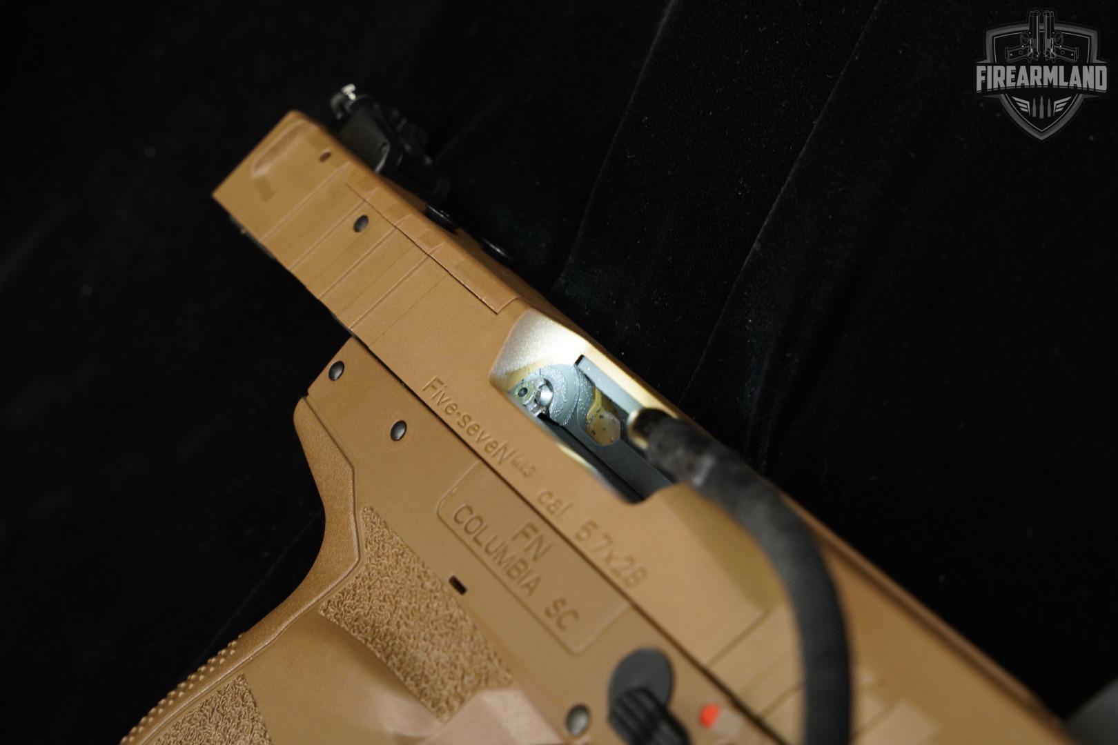 FN Five-seveN Mk3 MRD 5.7x28 4.8" FDE FiveseveN 57 MK 3 +4 MAGS & ORIG CASE-img-9