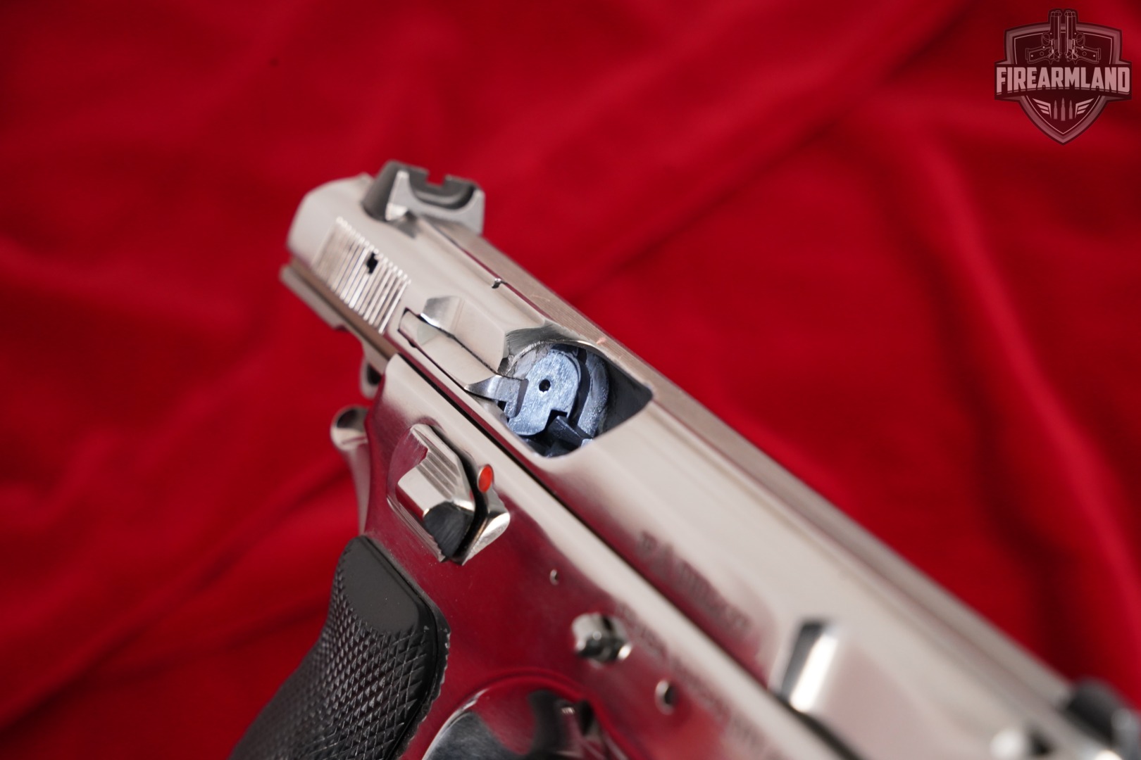 CZ 75 B Stainless, High-Polish 9mm 4.6" CZ75B 75B CZ75 +2 MAGS & ORIG CASE-img-12
