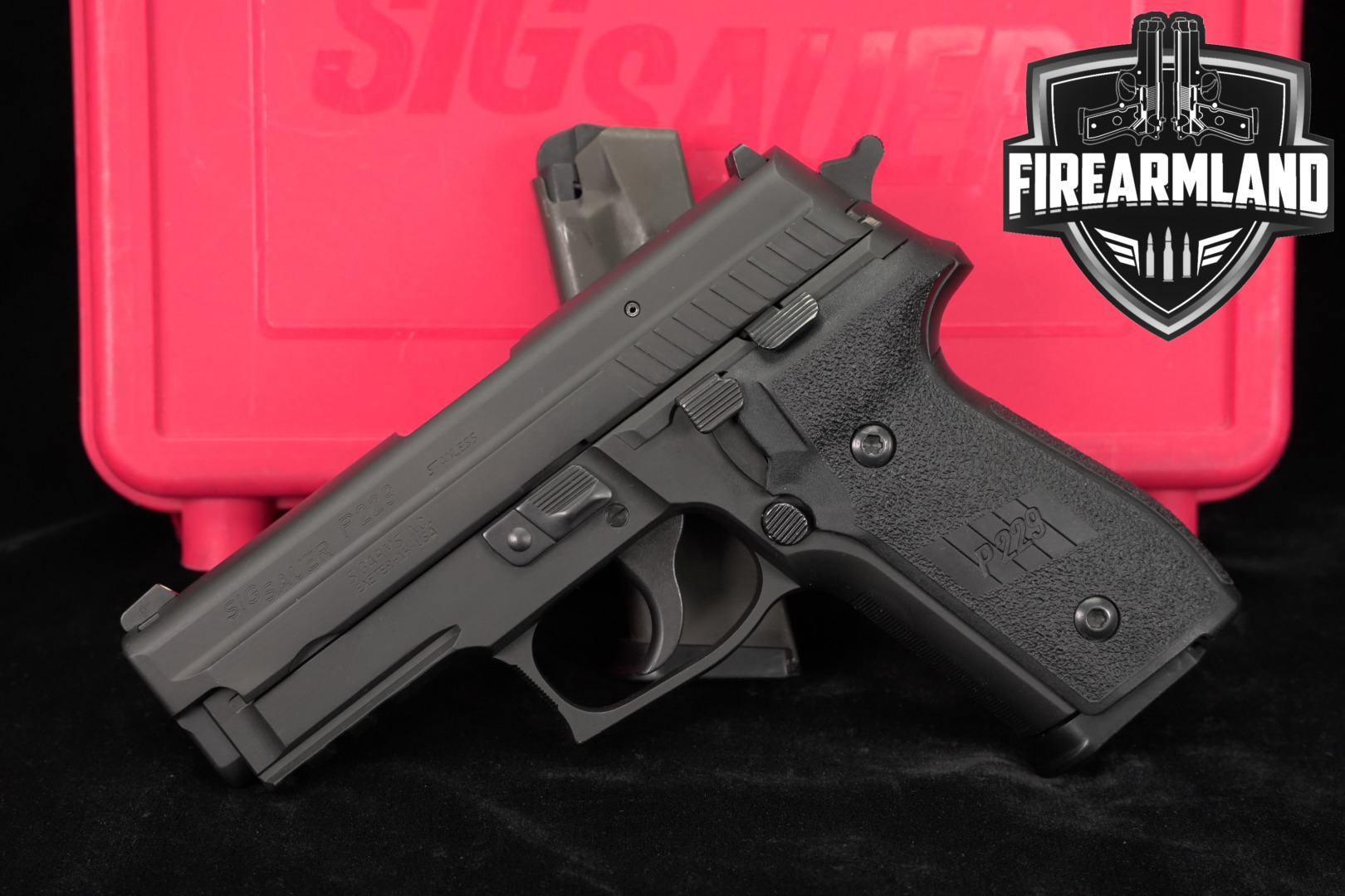 Sig Sauer P229R .40 S&W Black in Very Good Condition Thumbnail