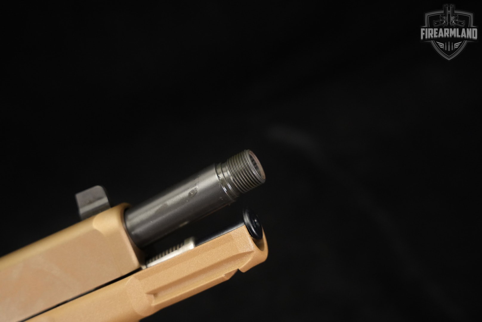 Glock 19X MOS G19X 9mm 4.5" Coyote Tan THREADED +3 MAGS & ORIG CASE-img-12