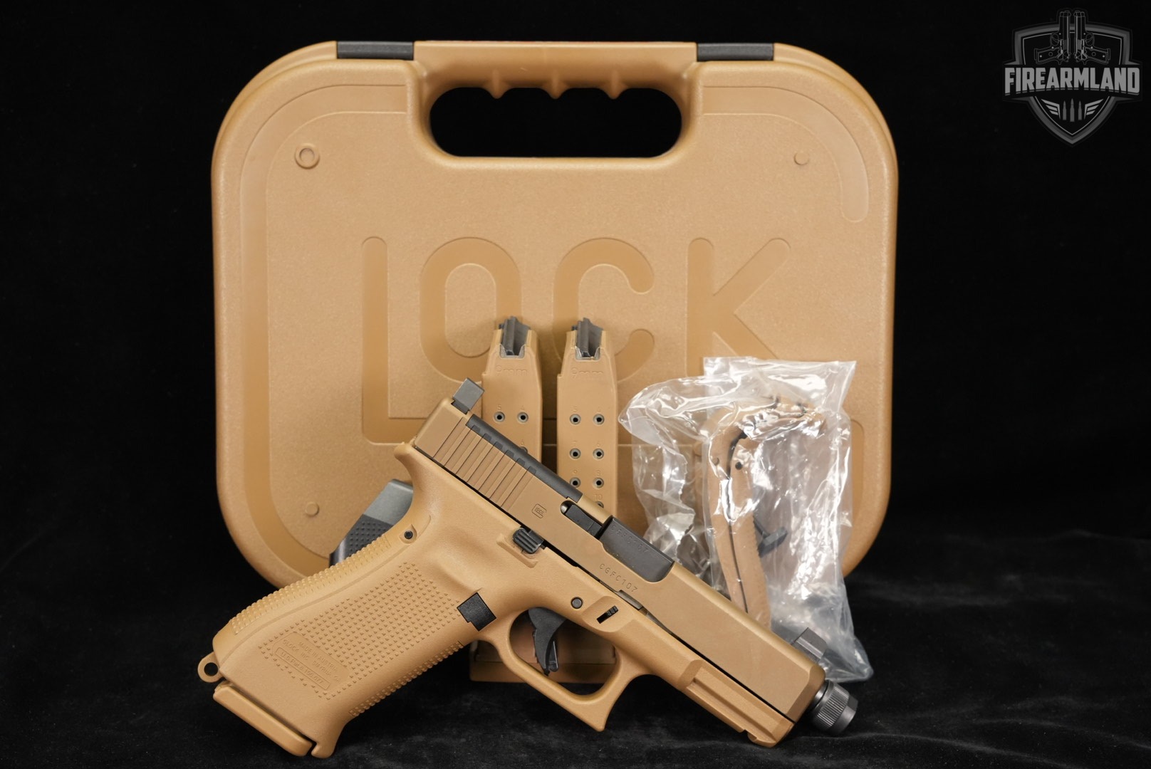 Glock 19X MOS G19X 9mm 4.5" Coyote Tan THREADED +3 MAGS & ORIG CASE-img-2