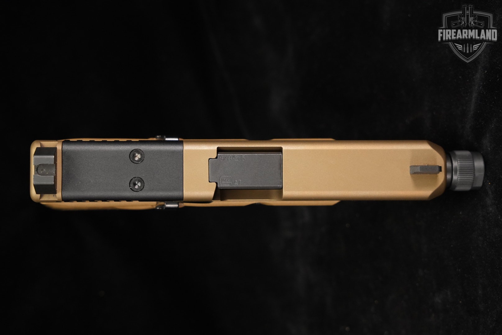 Glock 19X MOS G19X 9mm 4.5" Coyote Tan THREADED +3 MAGS & ORIG CASE-img-5