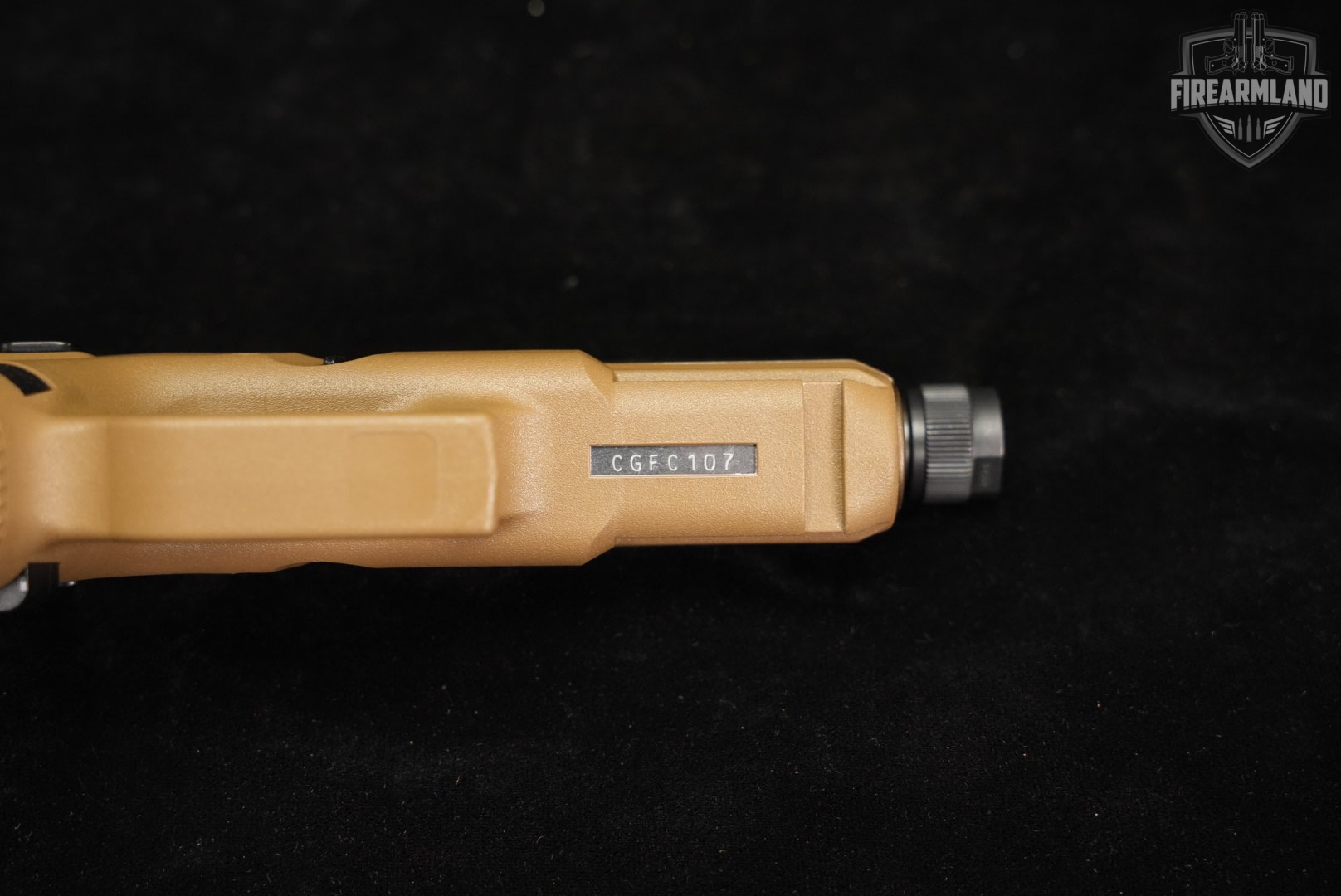 Glock 19X MOS G19X 9mm 4.5" Coyote Tan THREADED +3 MAGS & ORIG CASE-img-6