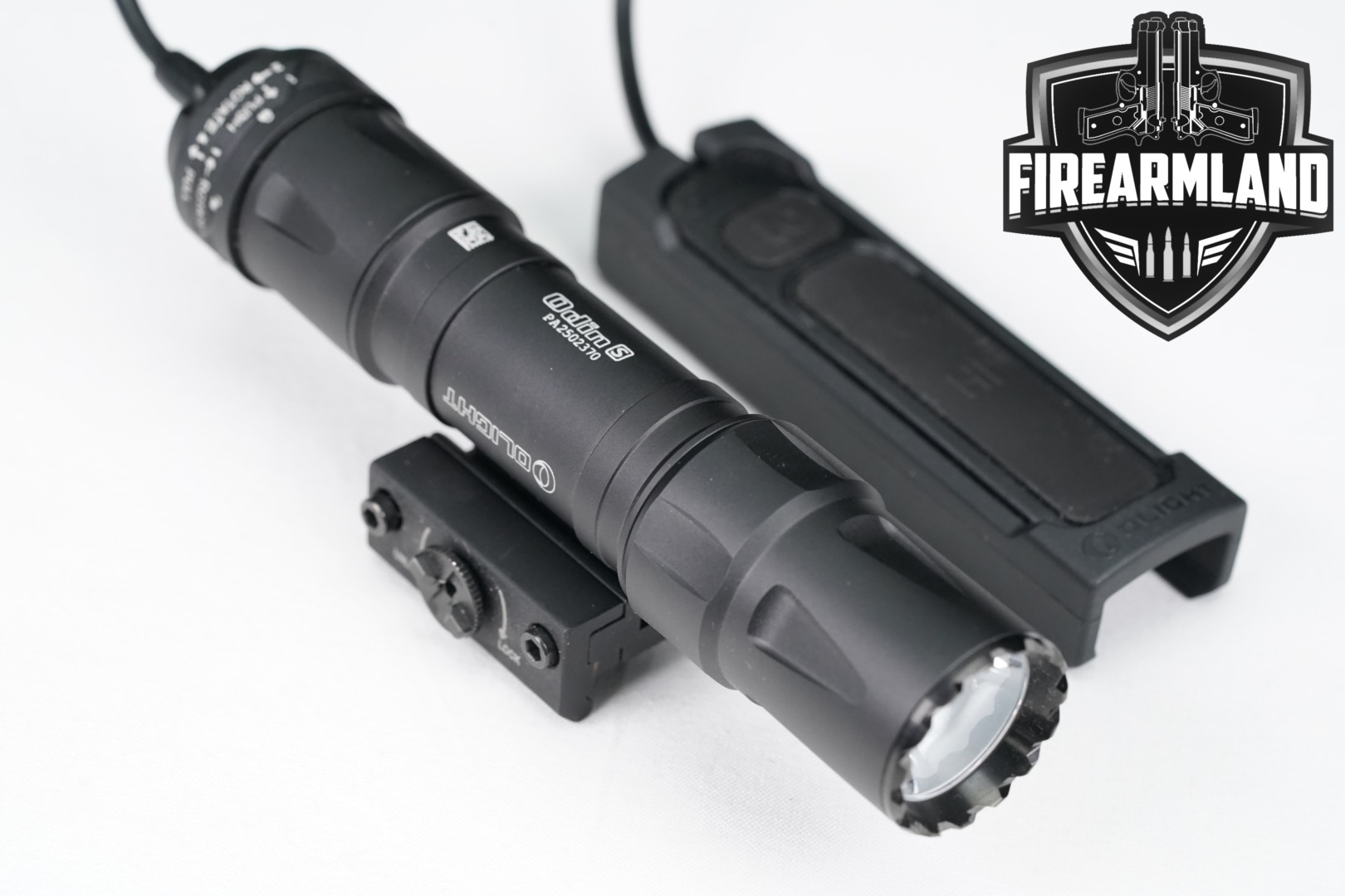 OLight Odin S Rail Mounted Light 1,500 Lumens & 15,600 Candela in Excellent Condition Thumbnail