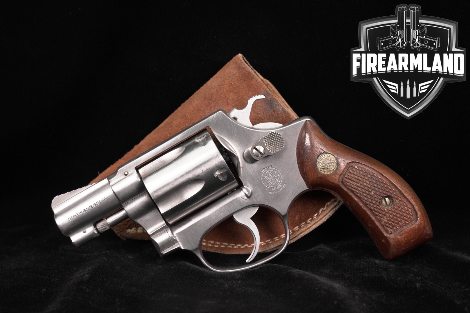 1977-1978 Smith & Wesson (S&W) Model 60 Chiefs Special Stainless; No Dash .38 Spl. Stainless in Good Condition Thumbnail