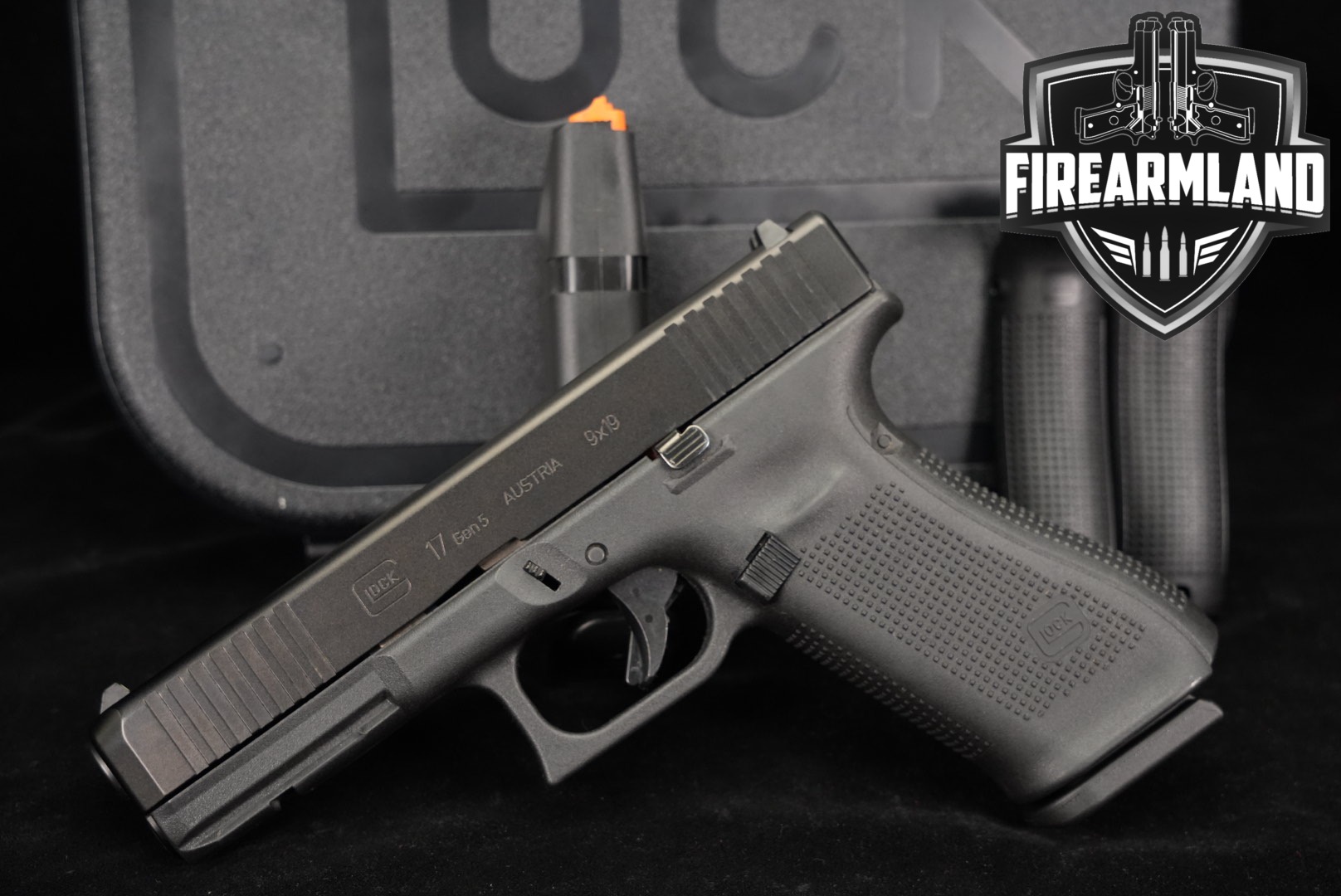 Glock G17 Gen 5 9mm Luger Black in Very Good Condition Thumbnail
