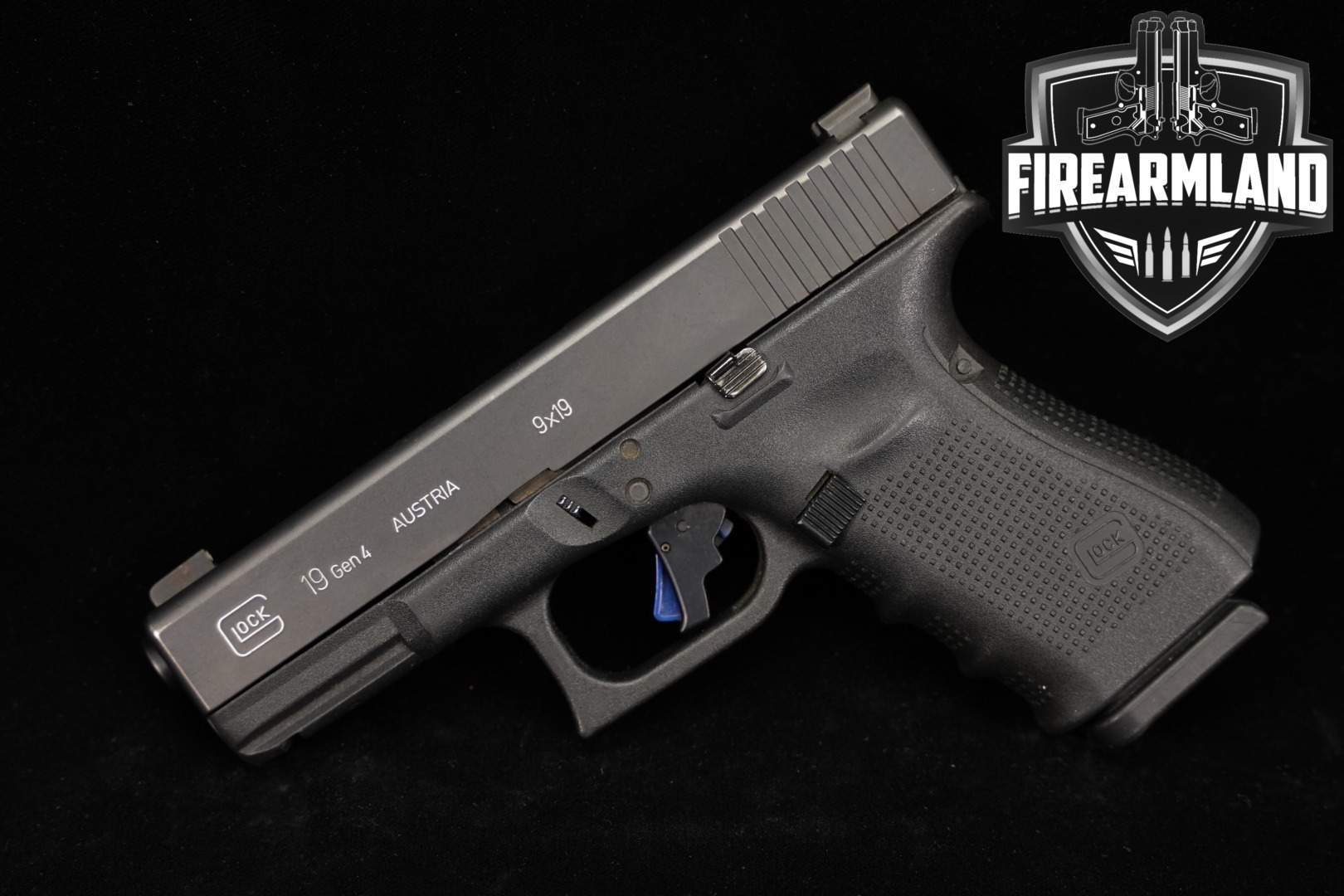 Glock G19 Gen4 9mm Luger Black in Very Good Condition Thumbnail