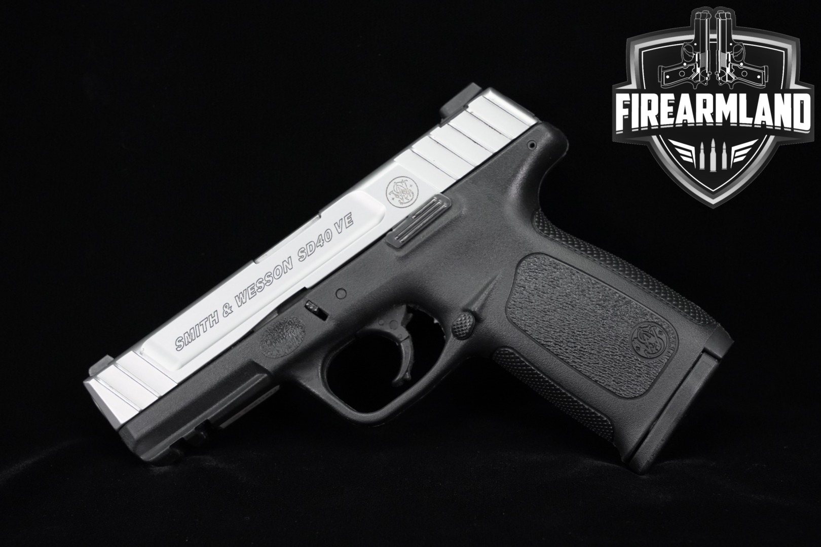 Smith & Wesson (S&W) SD40 VE .40 S&W Two-Tone Stainless in Good Condition Thumbnail