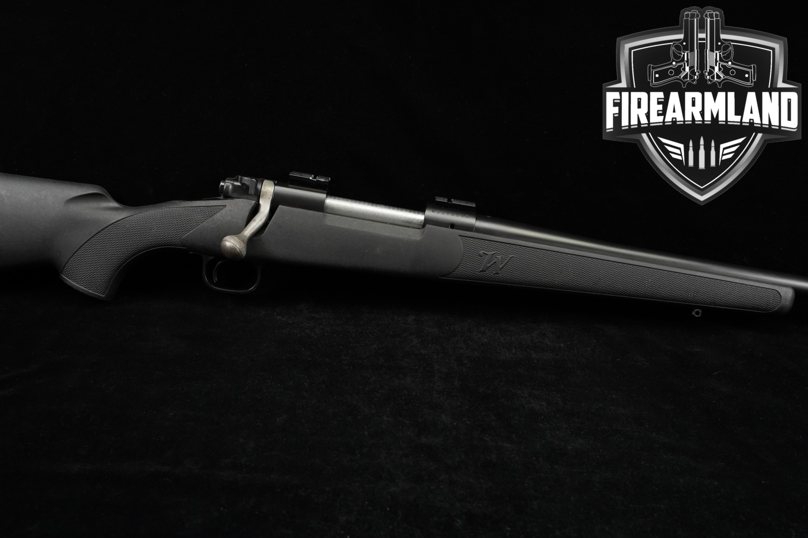 1993-2006 Winchester Repeating Arms Model 70 Black Shadow .270 Win. Blued & Synthetic in Very Good Condition Thumbnail