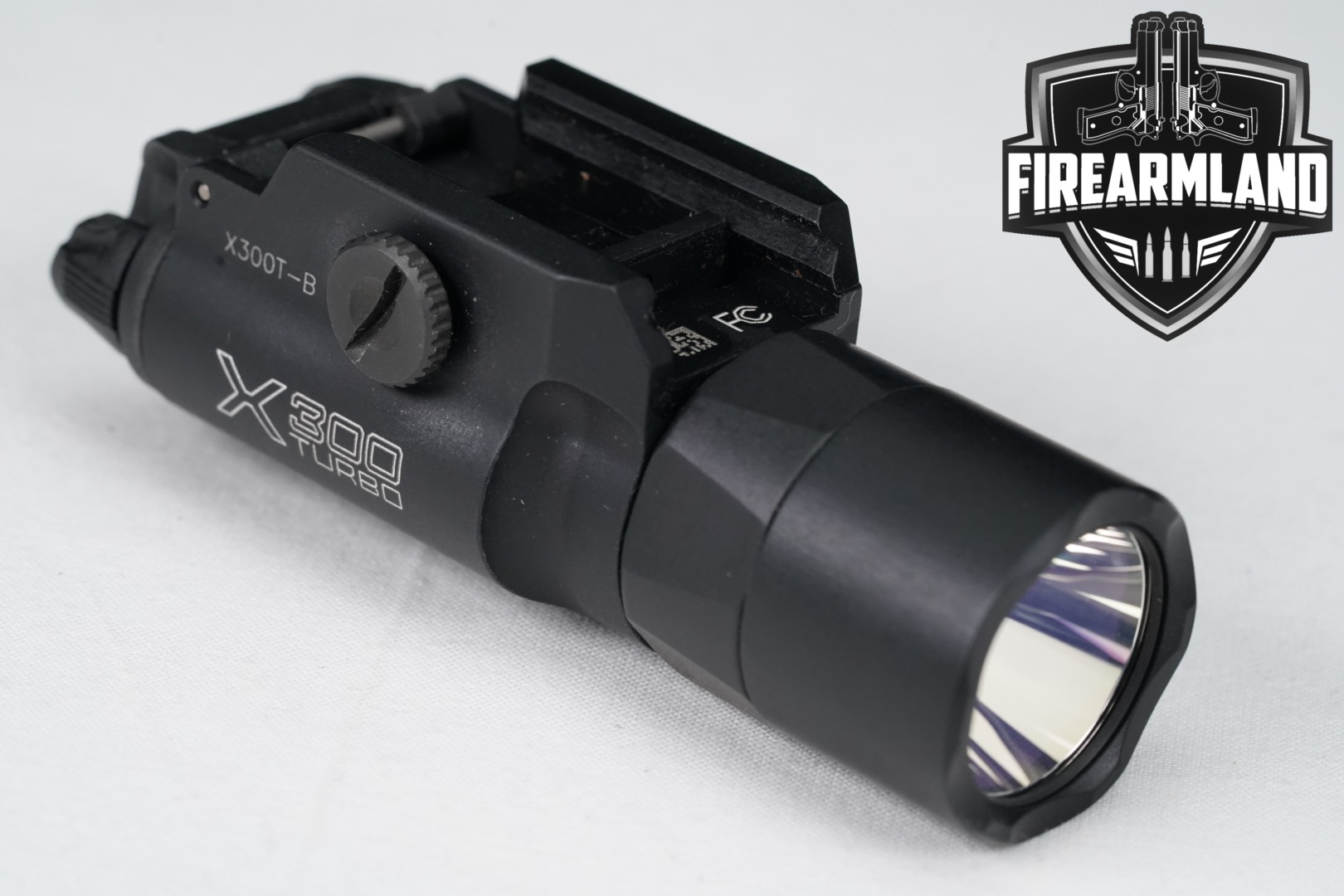 SureFire X300 Turbo X300T-B 650 Lumens & 66,000 Candela in Excellent Condition Thumbnail