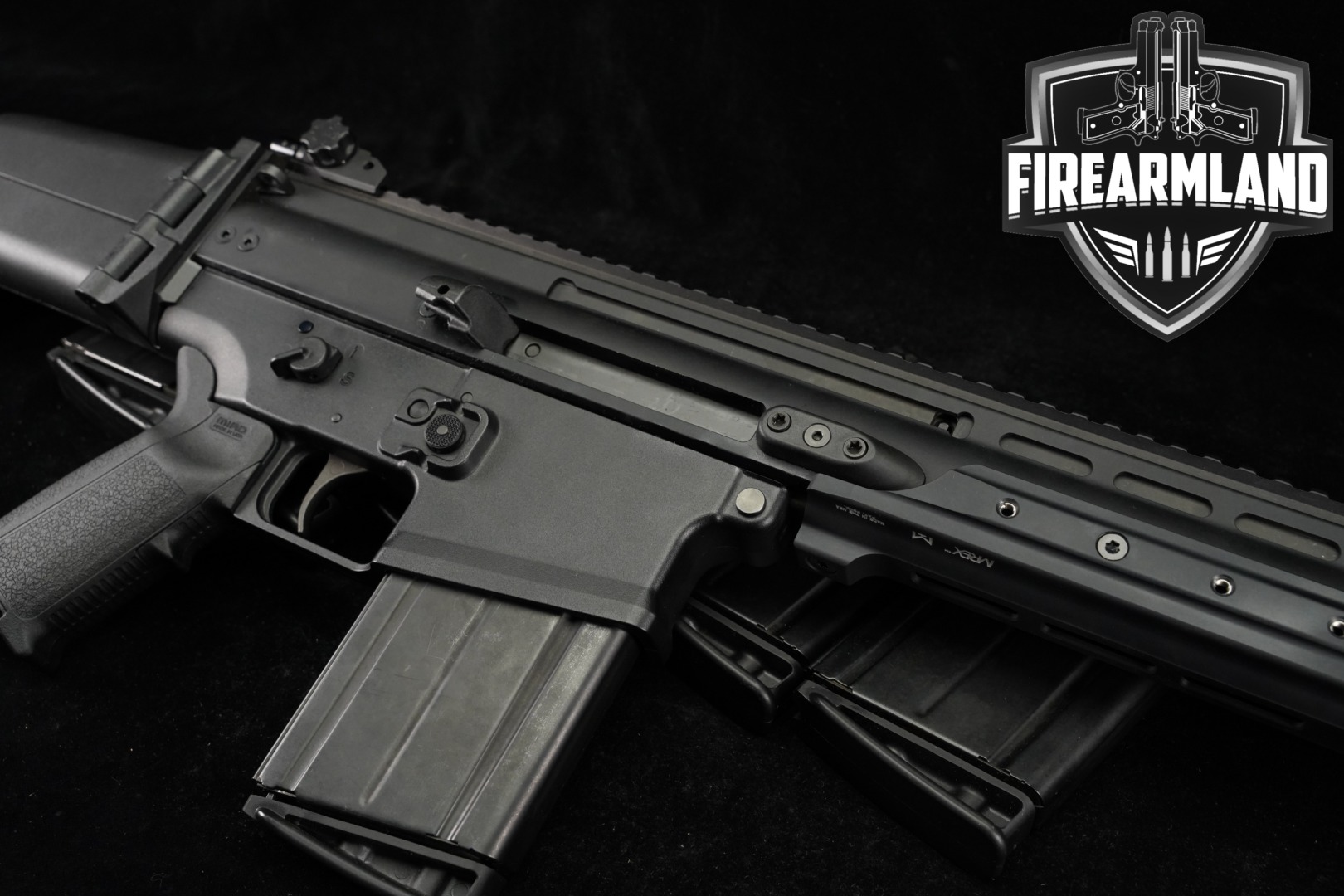 FN Herstal (FNH) SCAR 17S 7.62mm NATO (7.62x51) Black in Very Good Condition Thumbnail