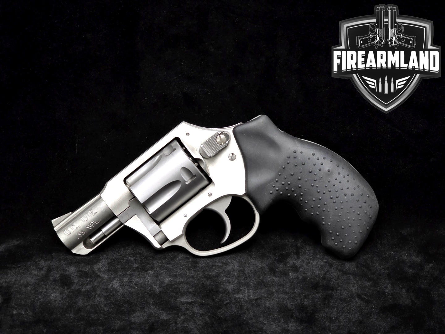 Charter Arms Undercover Lite DAO .38 Spl. Matte Silver in Good Condition Thumbnail