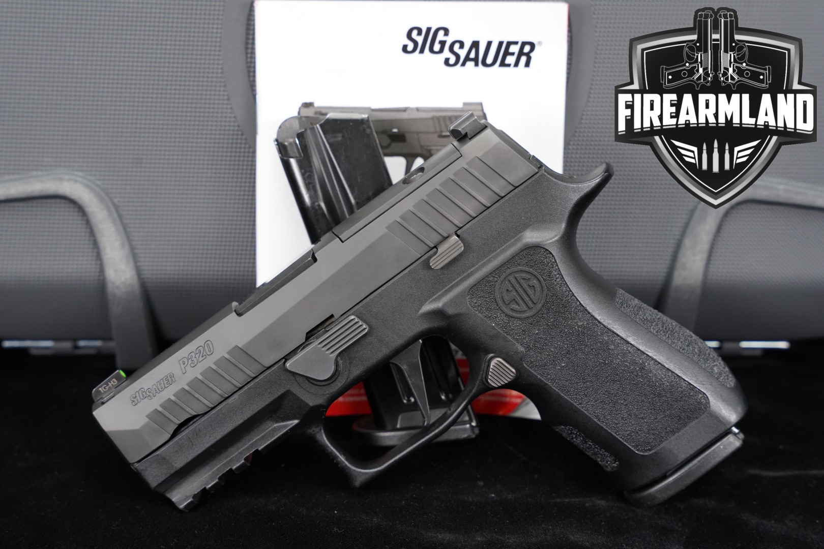Sig Sauer P320 Compact, PRO 9mm Luger Black in Excellent Condition Thumbnail
