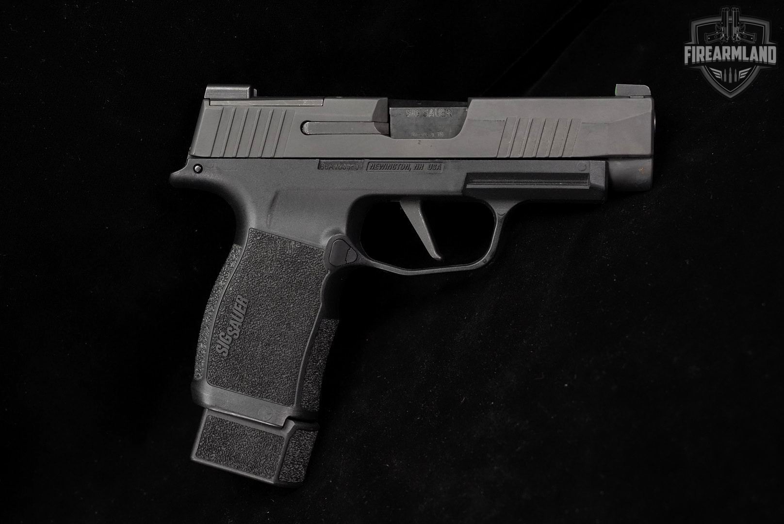 Sig Sauer P365XL 9mm 3.7" P-365 P365-XL +7 MAGS & ORIG CASE-img-3