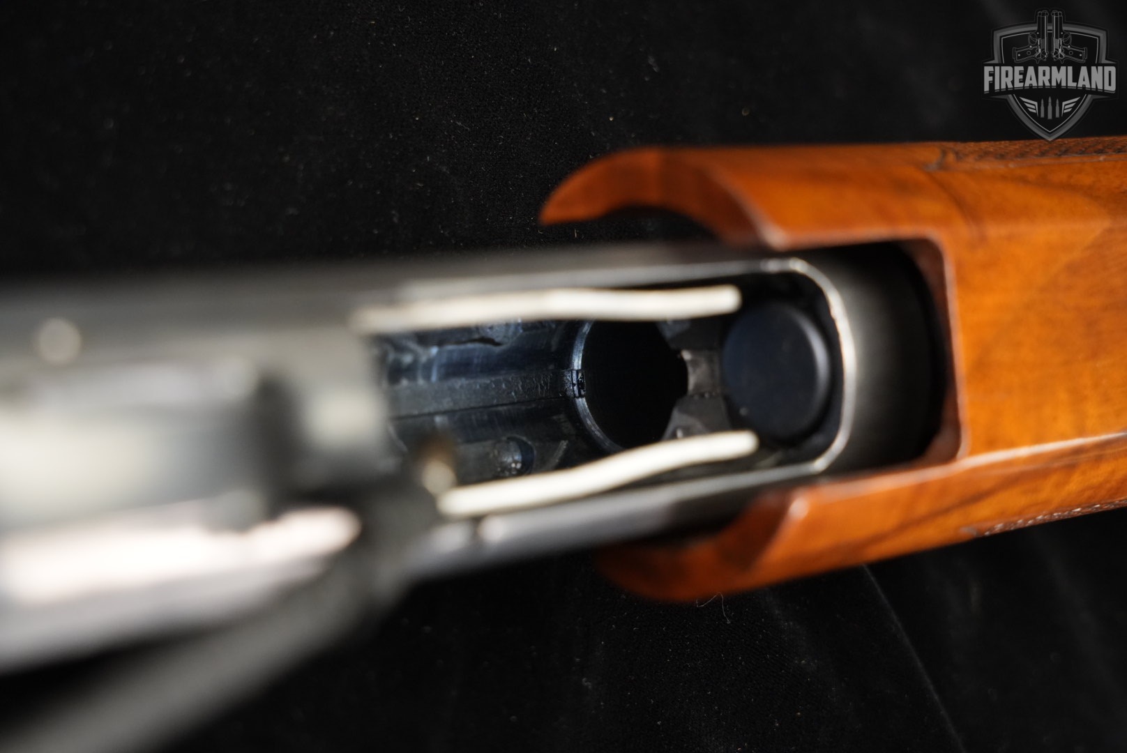 Ithaca Model 37 Featherlight Magnum 12-Gauge Blued & Walnut M37 VENT-RIB-img-16