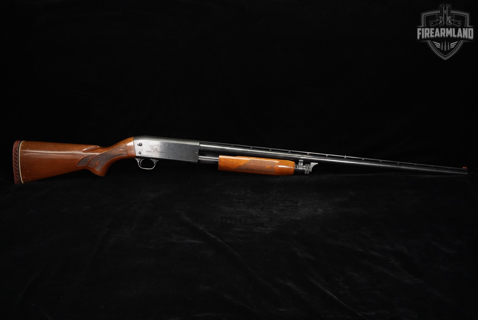 Ithaca Model 37 Featherlight Magnum 12-Gauge Blued & Walnut M37 VENT-RIB-img-2