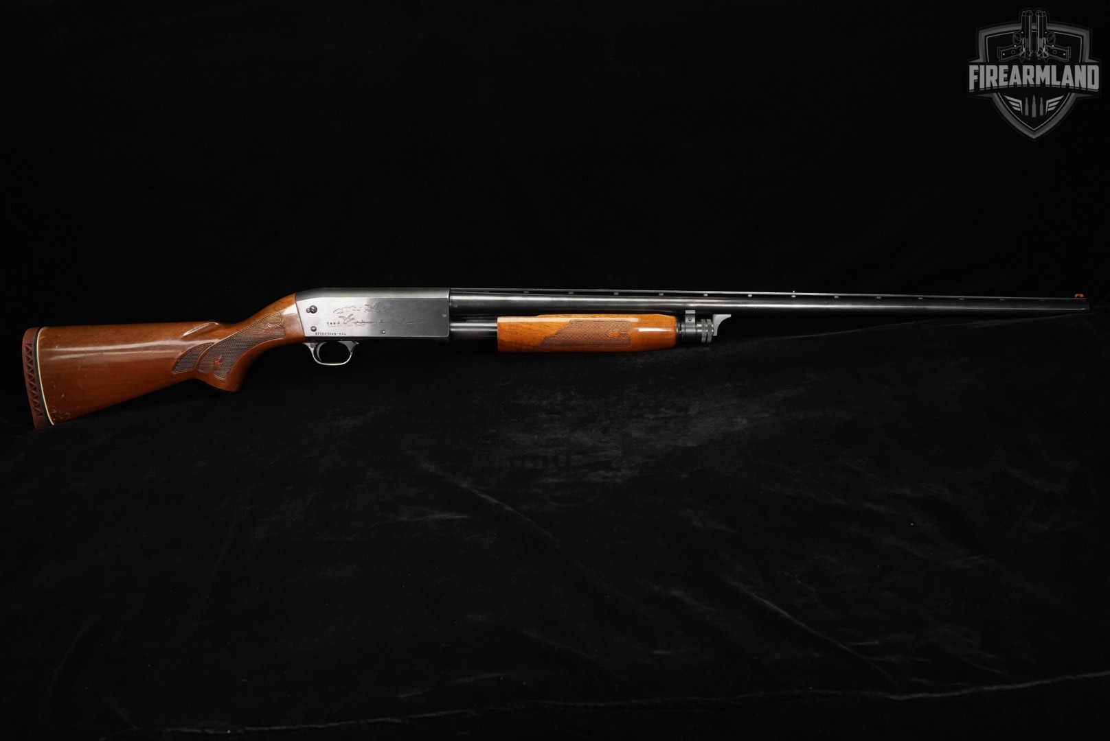 Ithaca Model 37 Featherlight Magnum 12-Gauge Blued & Walnut M37 VENT-RIB-img-3
