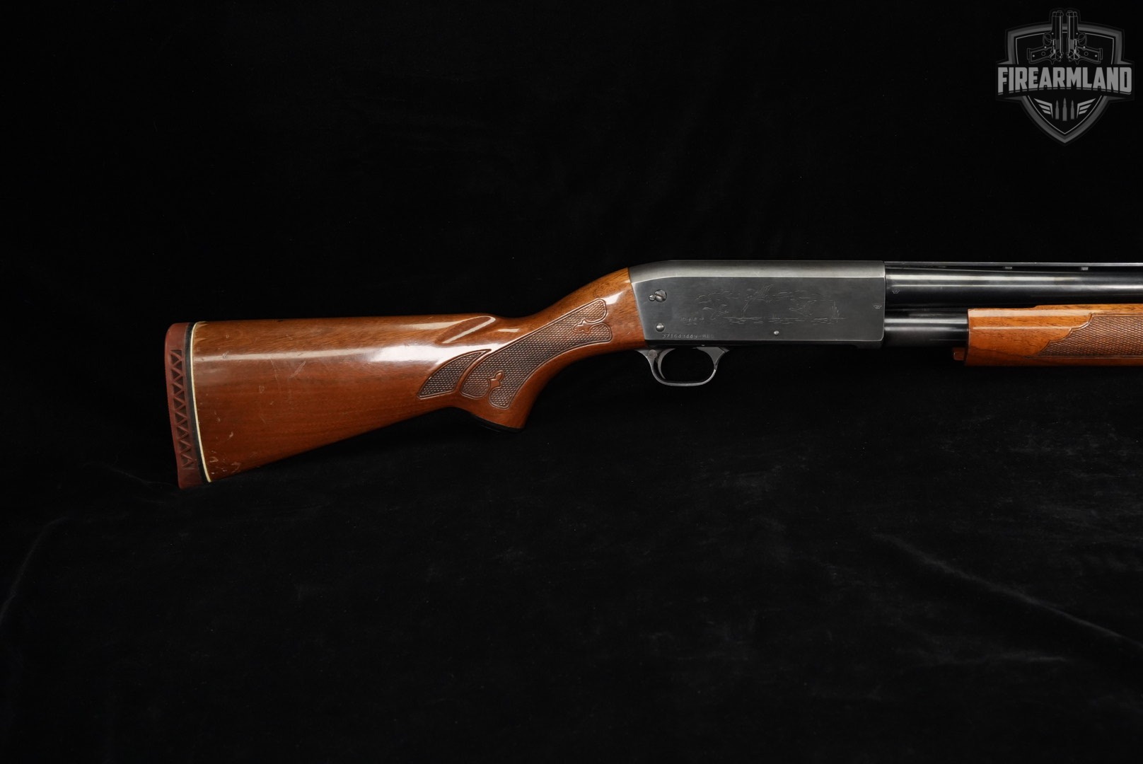 Ithaca Model 37 Featherlight Magnum 12-Gauge Blued & Walnut M37 VENT-RIB-img-4