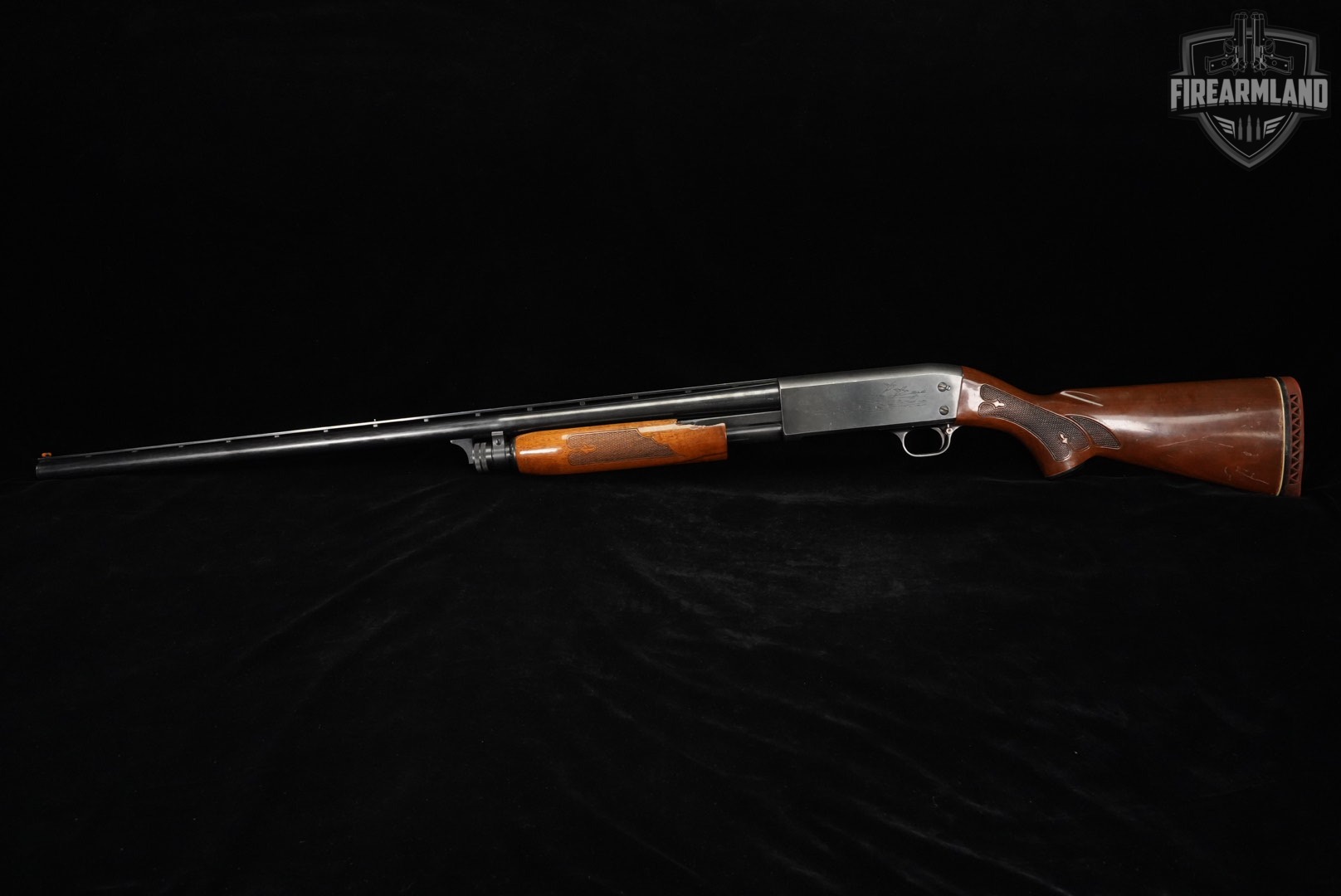 Ithaca Model 37 Featherlight Magnum 12-Gauge Blued & Walnut M37 VENT-RIB-img-6