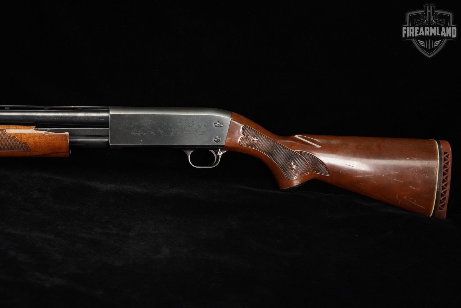Ithaca Model 37 Featherlight Magnum 12-Gauge Blued & Walnut M37 VENT-RIB-img-9