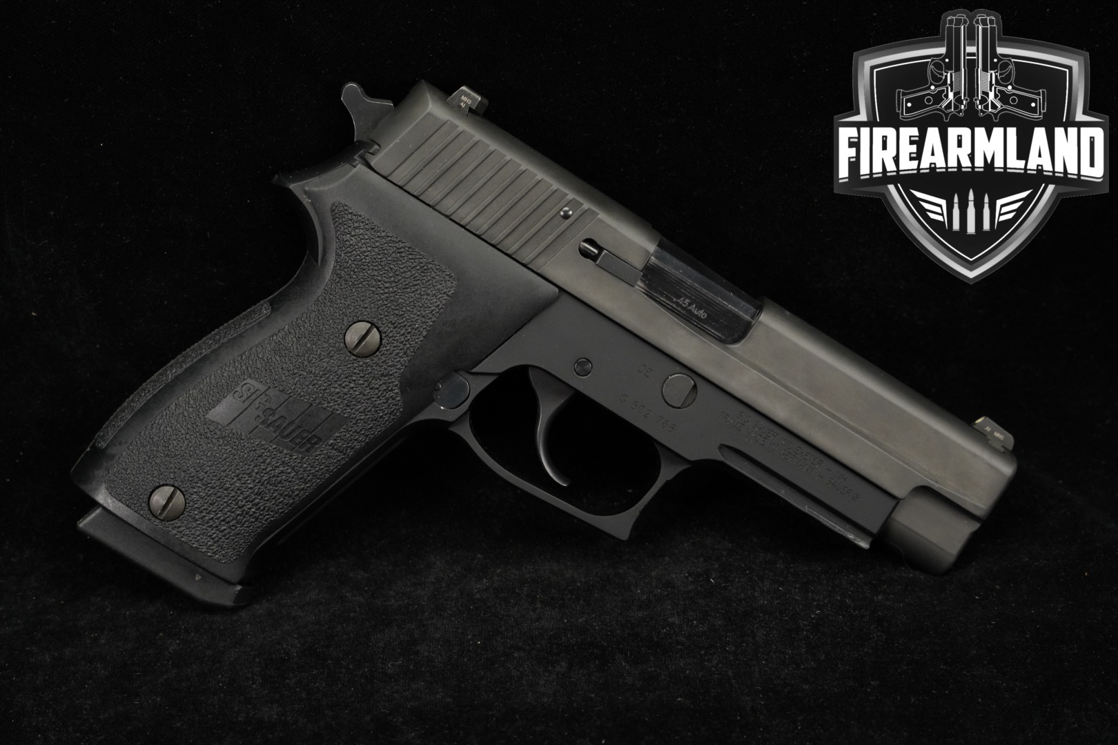 Sig Sauer P220 .45 ACP Black in Very Good Condition Thumbnail