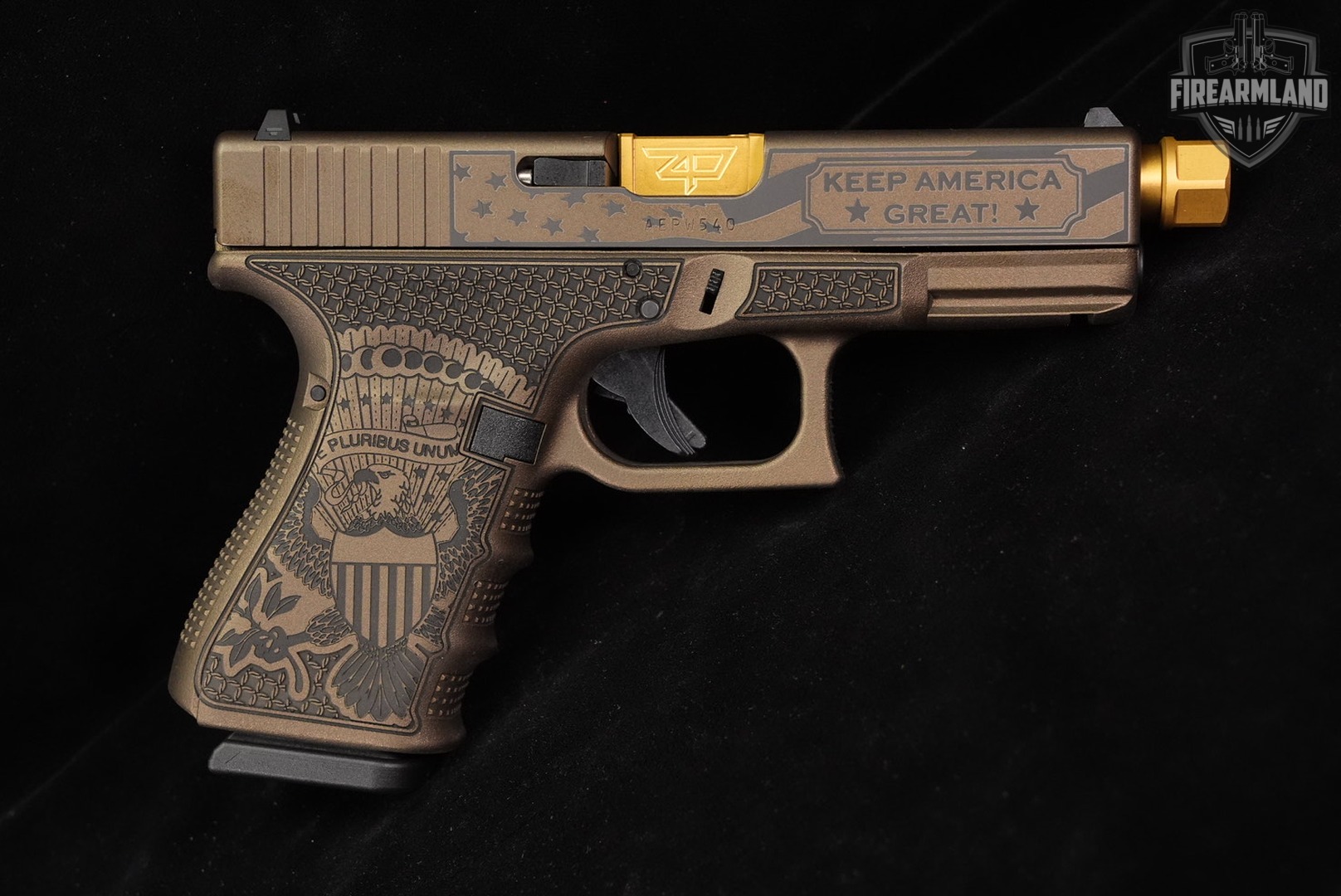 Glock 19 Gen4 G19 Gen 4 TRUMP 45th 9mm Bronze +2 MAGS, ORIG CASE, OG BARREL-img-4