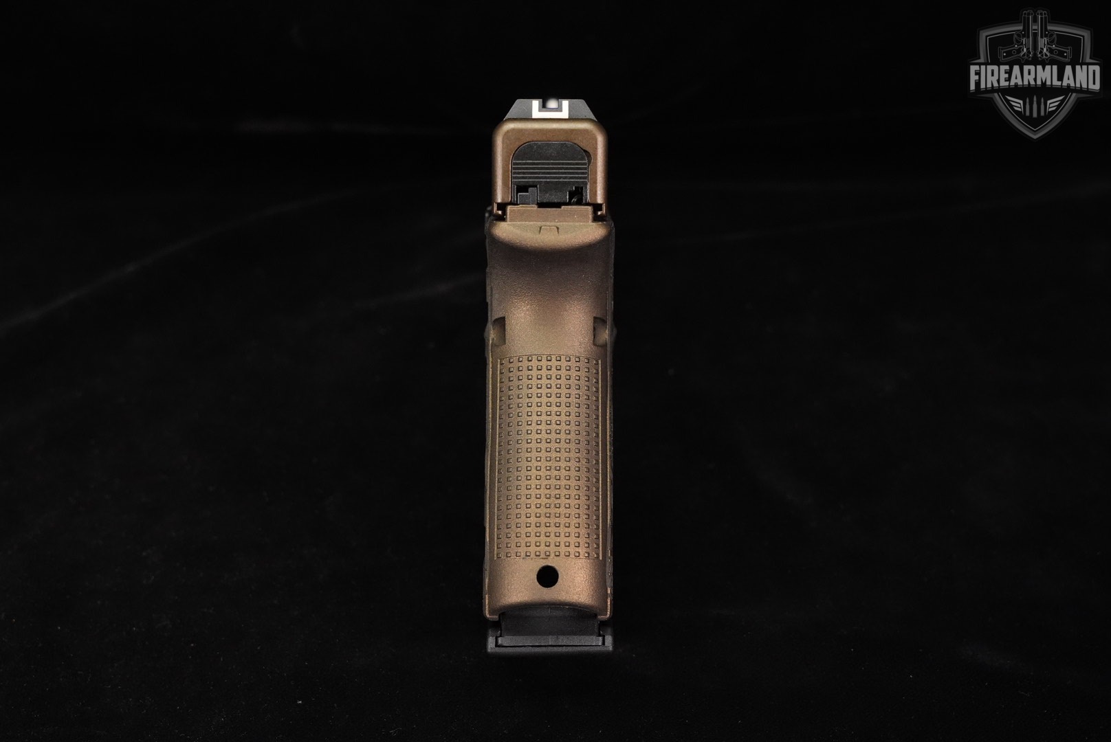 Glock 19 Gen4 G19 Gen 4 TRUMP 45th 9mm Bronze +2 MAGS, ORIG CASE, OG BARREL-img-5