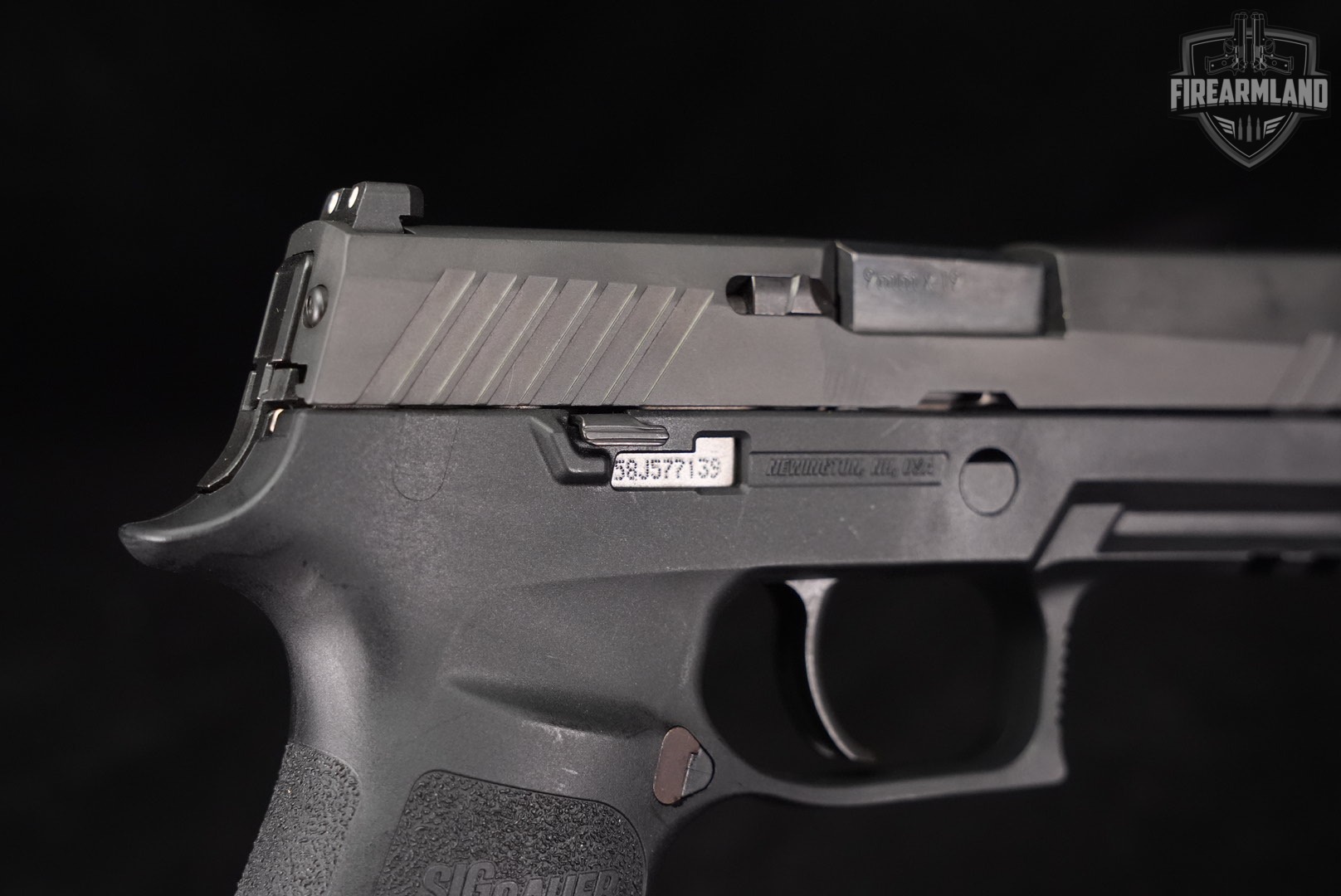 Sig Sauer P320 Full-Size 9mm 4.7 P 320 +2 MAGS & ORIG CASE-img-10