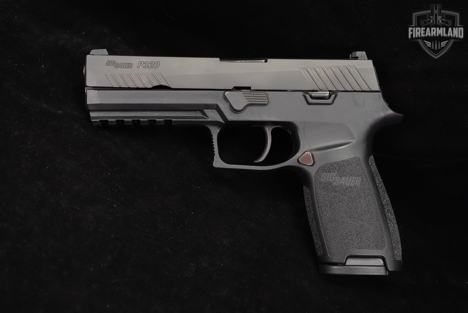 Sig Sauer P320 Full-Size 9mm 4.7 P 320 +2 MAGS & ORIG CASE-img-3