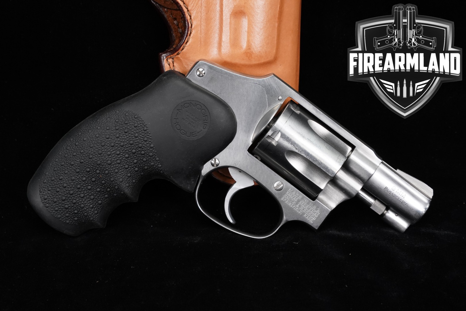 Smith & Wesson (S&W) Model 940 Centennial 9mm Luger Stainless in Very Good Condition Thumbnail