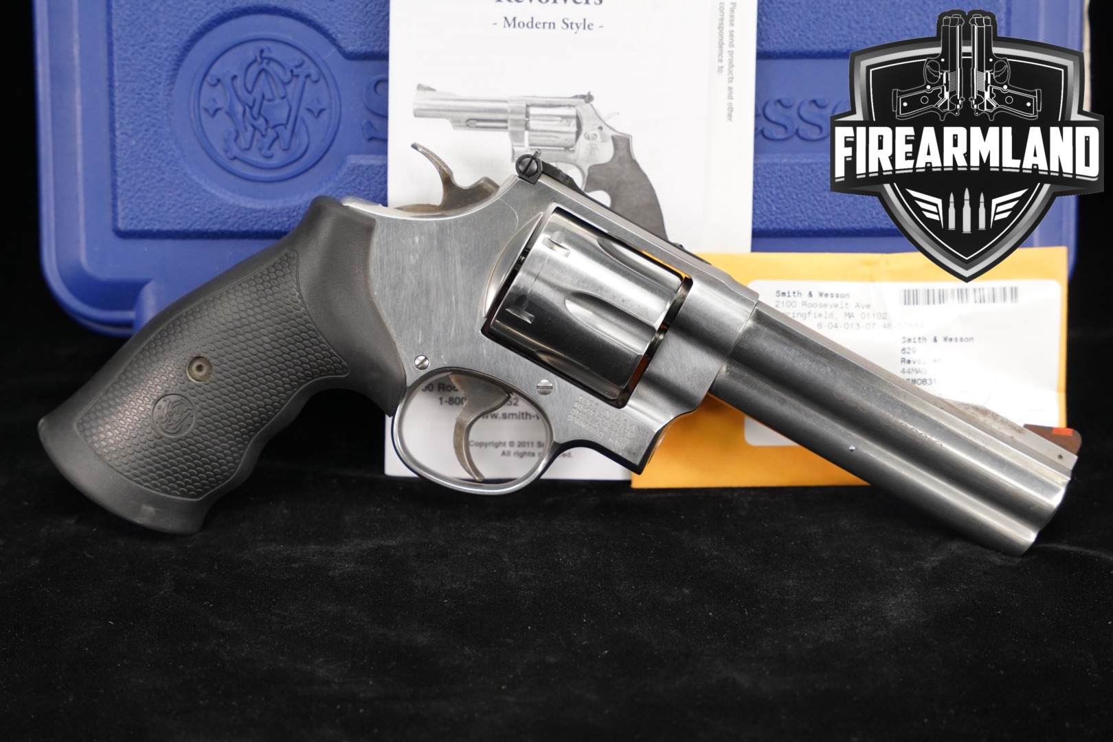 Smith & Wesson (S&W) Model 629-6 Classic .44 Rem Magnum Stainless in Good Condition Thumbnail