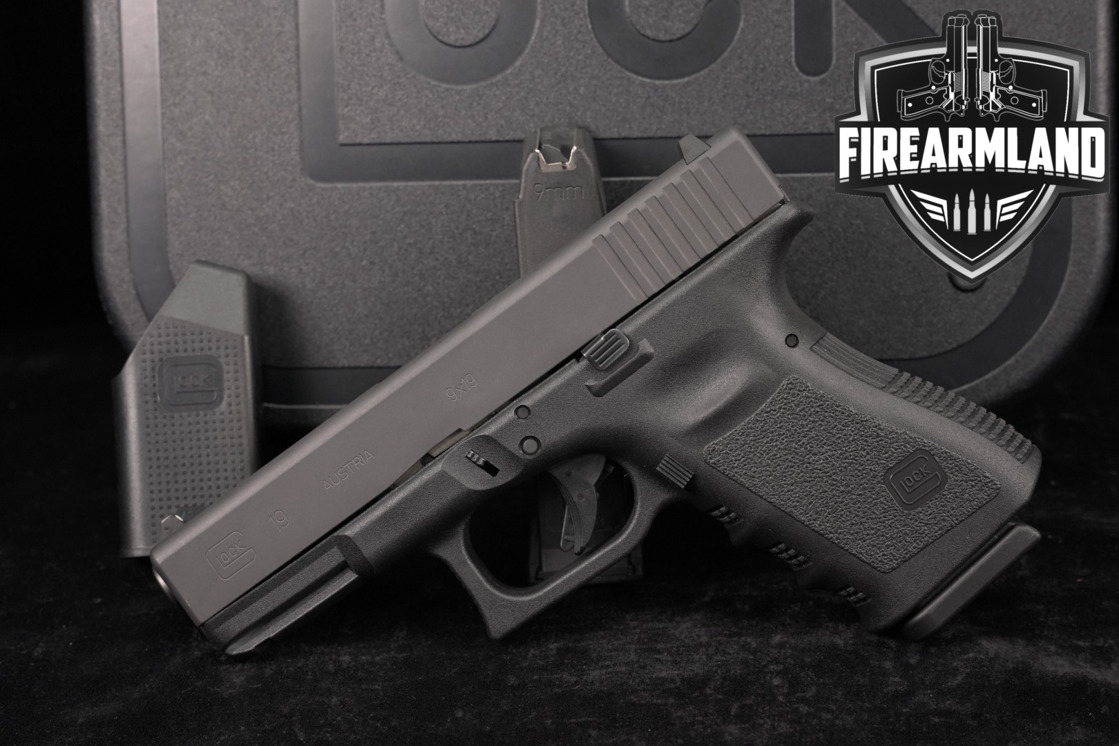 Glock 19 Gen3 G19 Gen 3 9mm 4.02 +2 MAGS, ORIG BOX-img-0
