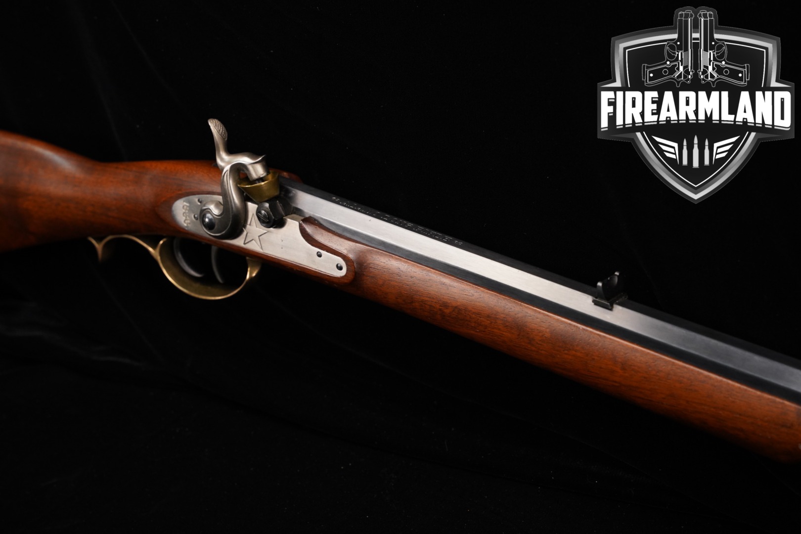 Davide Pedersoli Alamo Long Rifle Percussion .45 Walnut in Very Good Condition Thumbnail